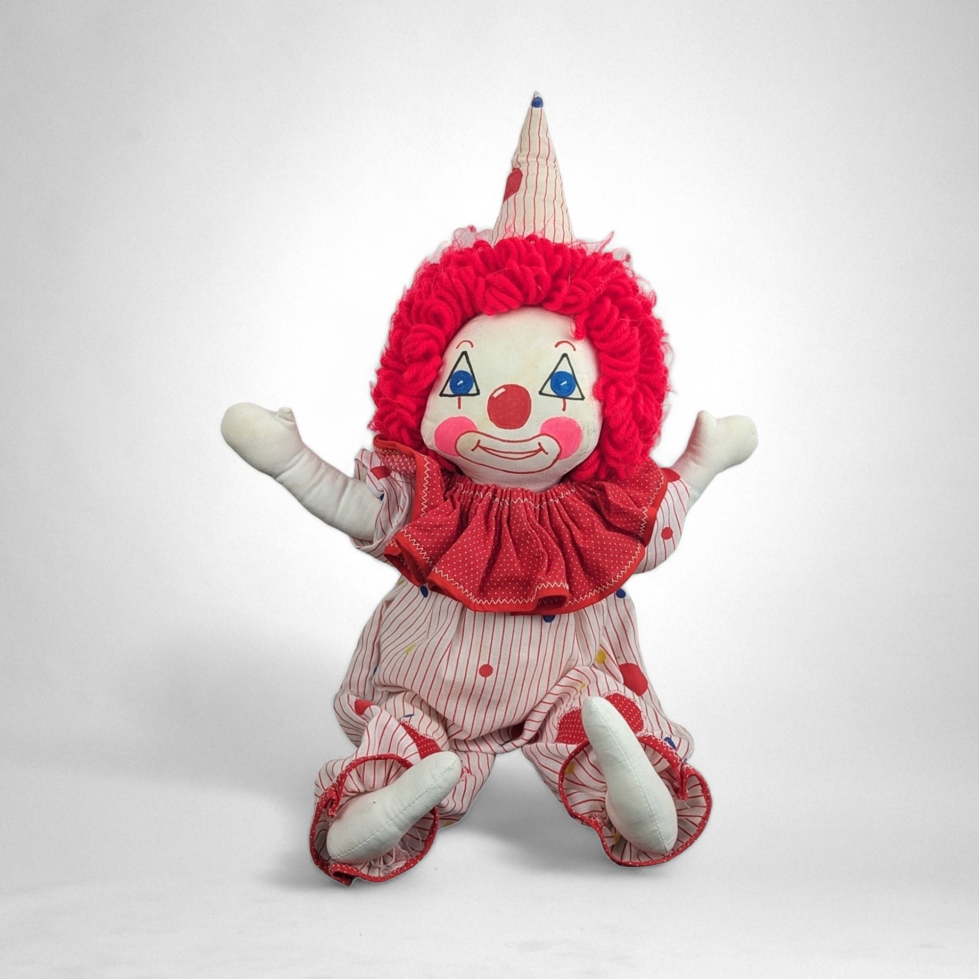 Vintage Plush Clown Doll: Nostalgic Collectible