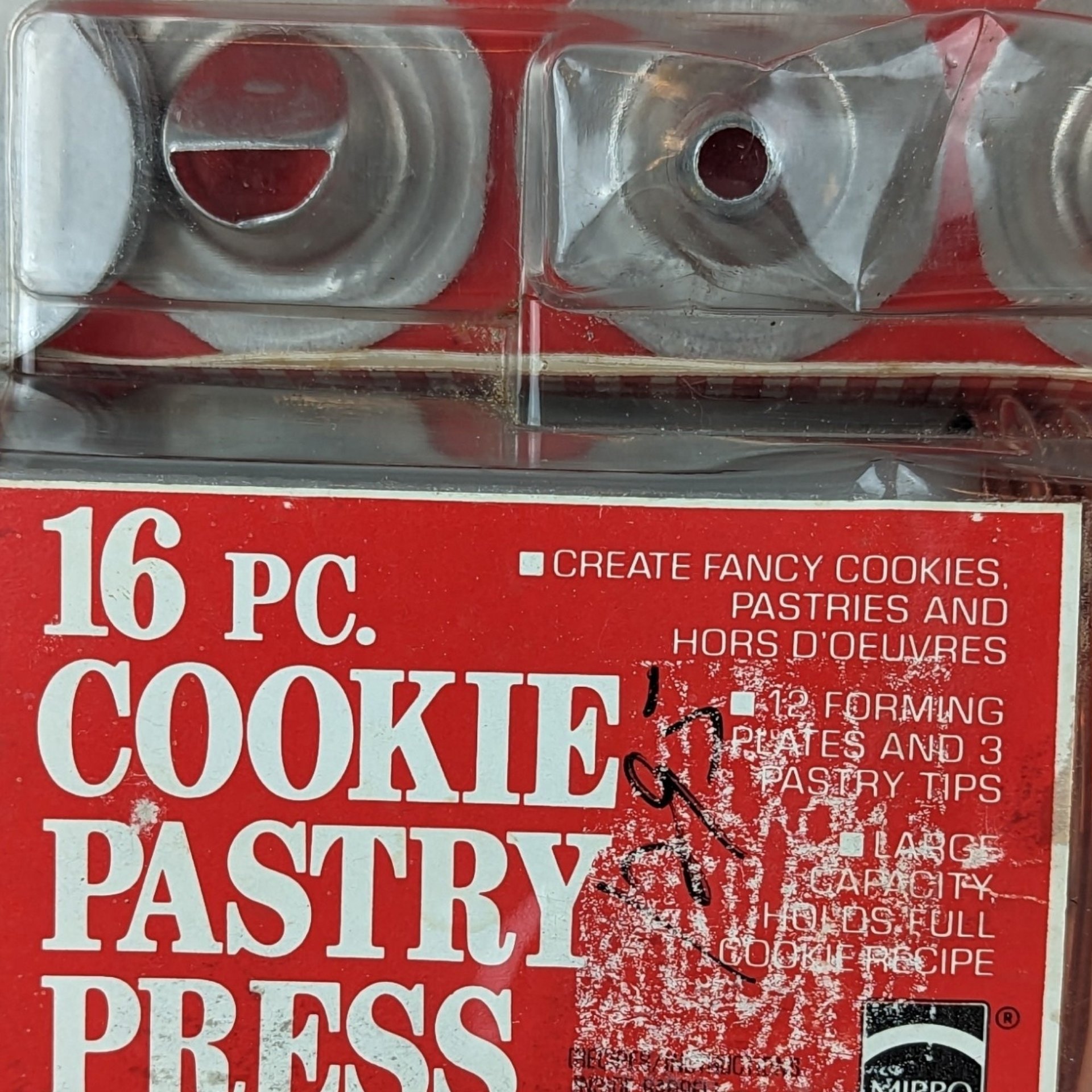 Vintage Mirro 16pc Cookie Pastry Press M-0358-22: Baking Nostalgia Revived