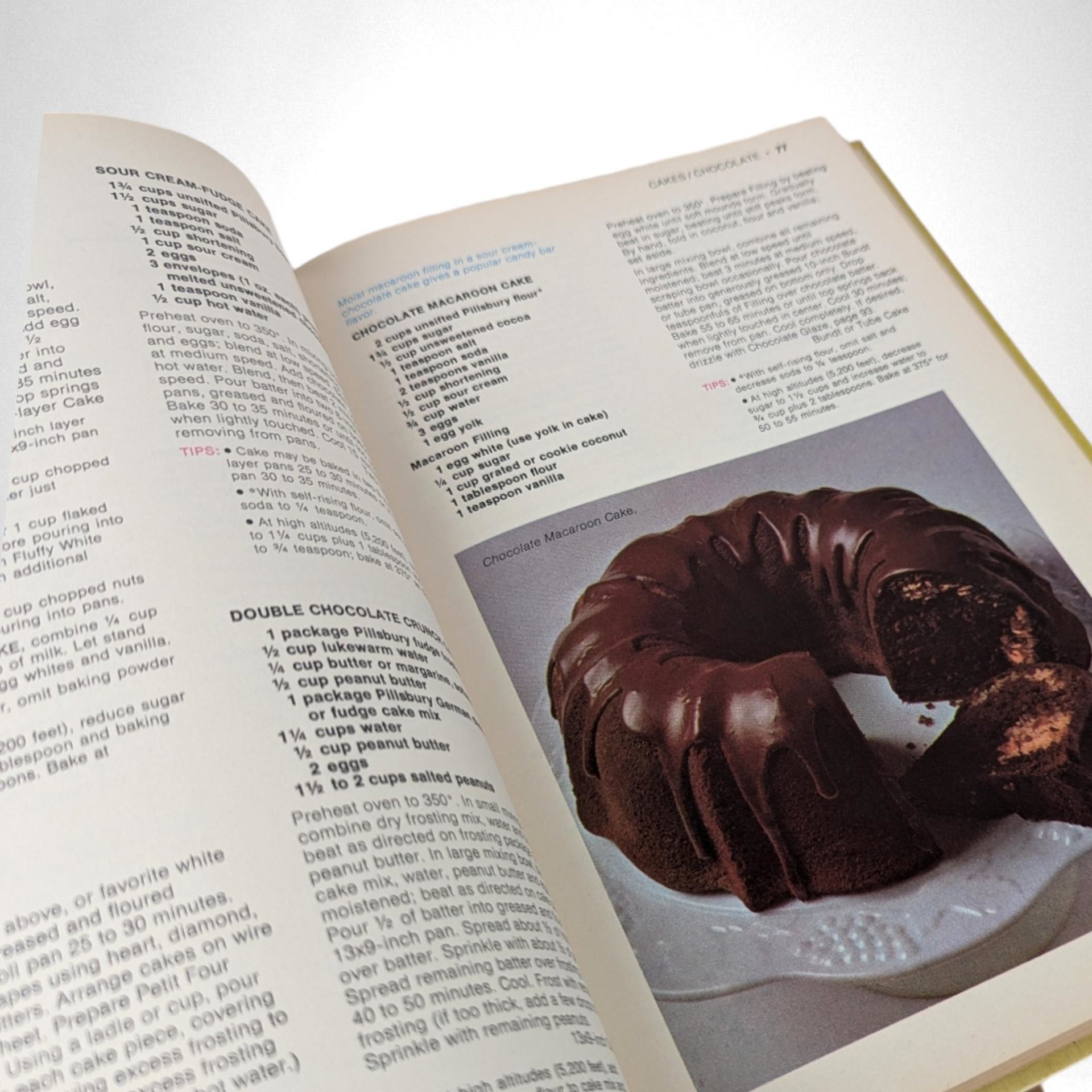 Vintage 1974 The New Pillsbury Family Cookbook - Hardcover, Classic Recipes, Retro Kitchen Decor