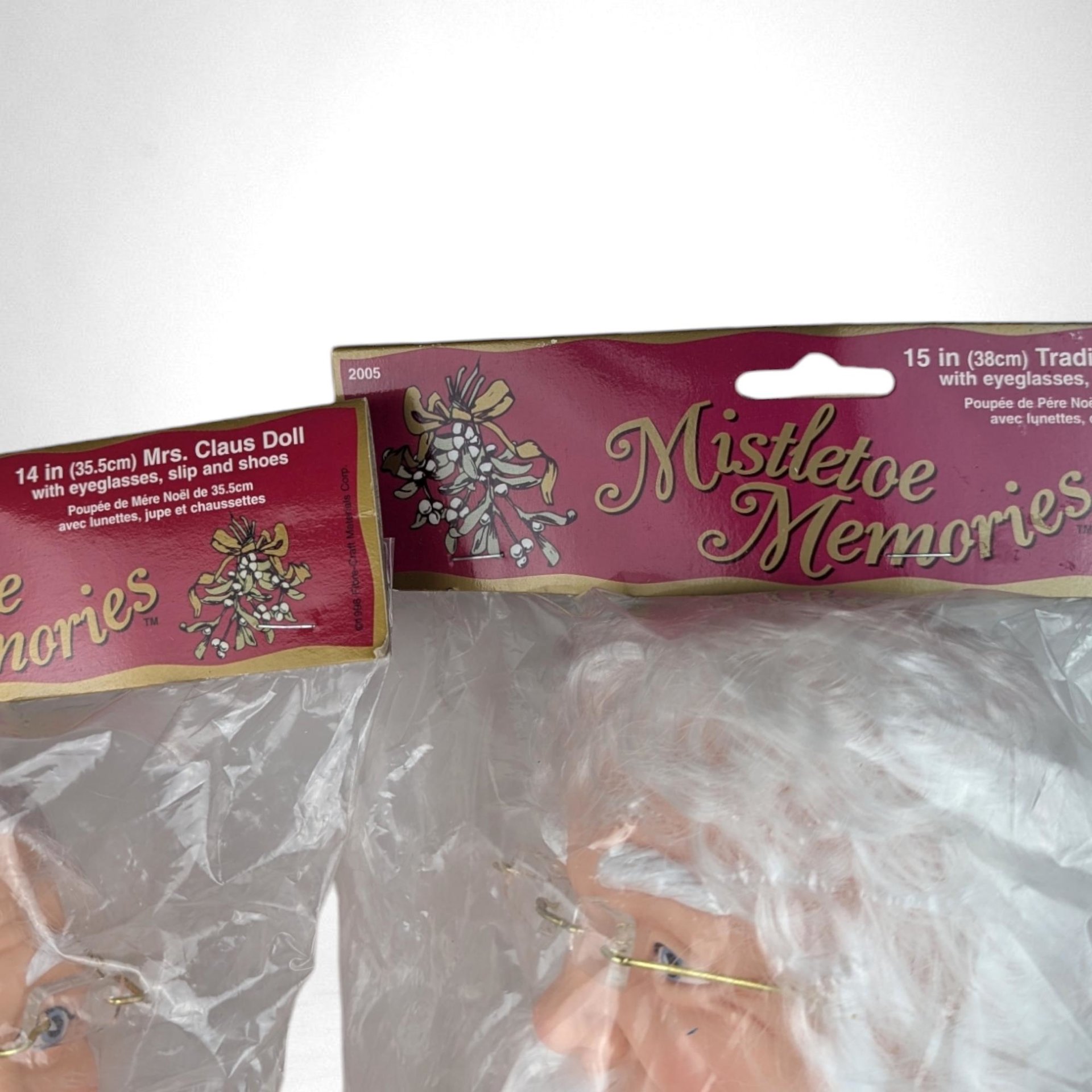 Vintage 1998 Mistletoe Memories Santa and Mrs. Claus Dolls with Crochet Pattern, Christmas Decorations