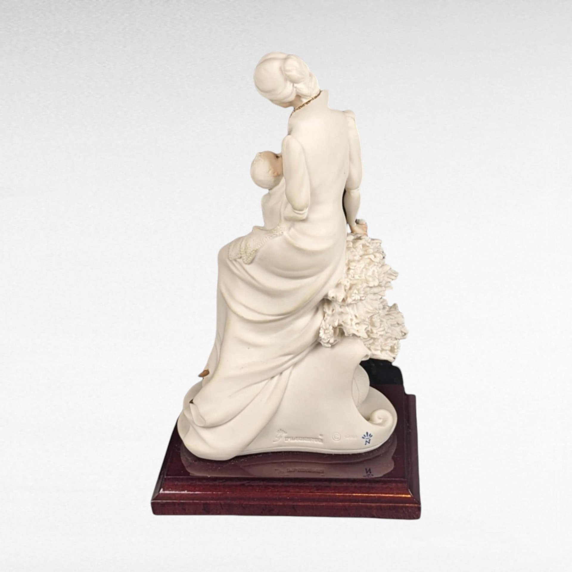 Giuseppe Armani "Maternity with Flowers" Figurine | Capodimonte Porcelain | Vintage Italian Art | 1980s