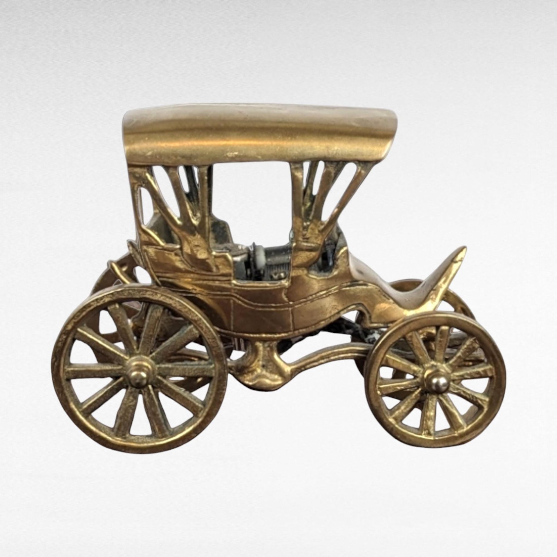 Vintage Metal Carriage Music Box, Collectible Figurine, Antique Decor, Gift for Music Lover, Victorian Era Style