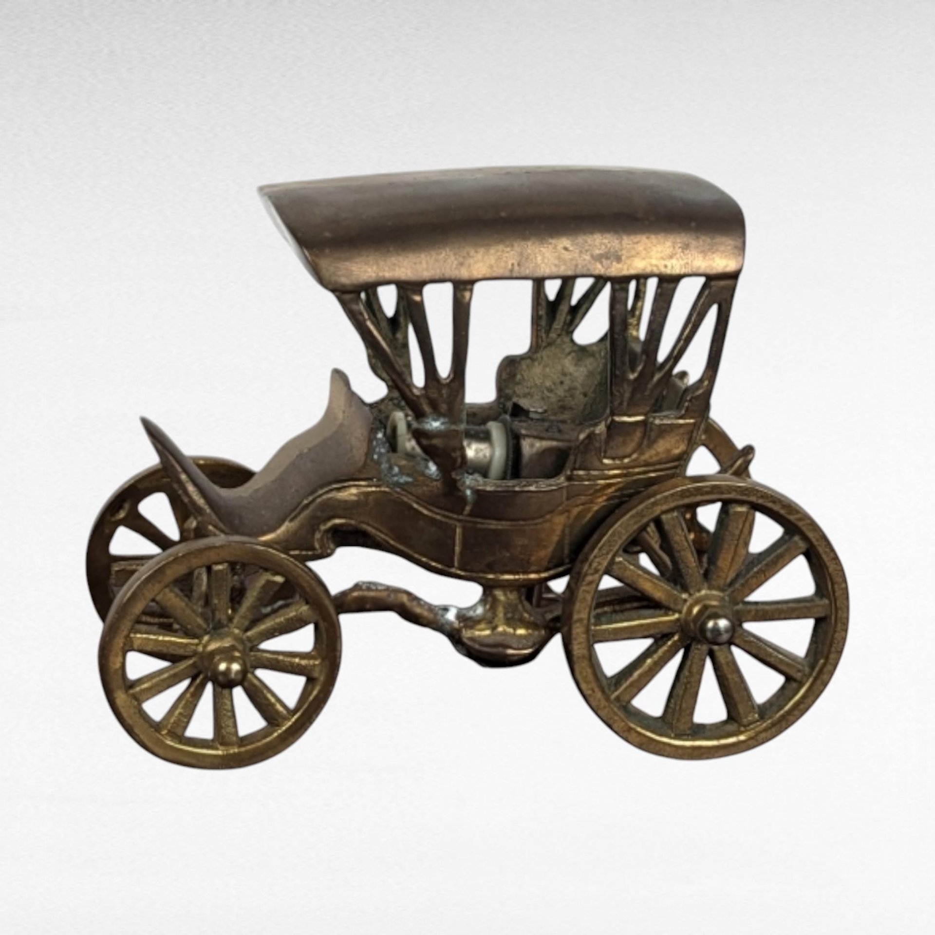 Vintage Metal Carriage Music Box, Collectible Figurine, Antique Decor, Gift for Music Lover, Victorian Era Style