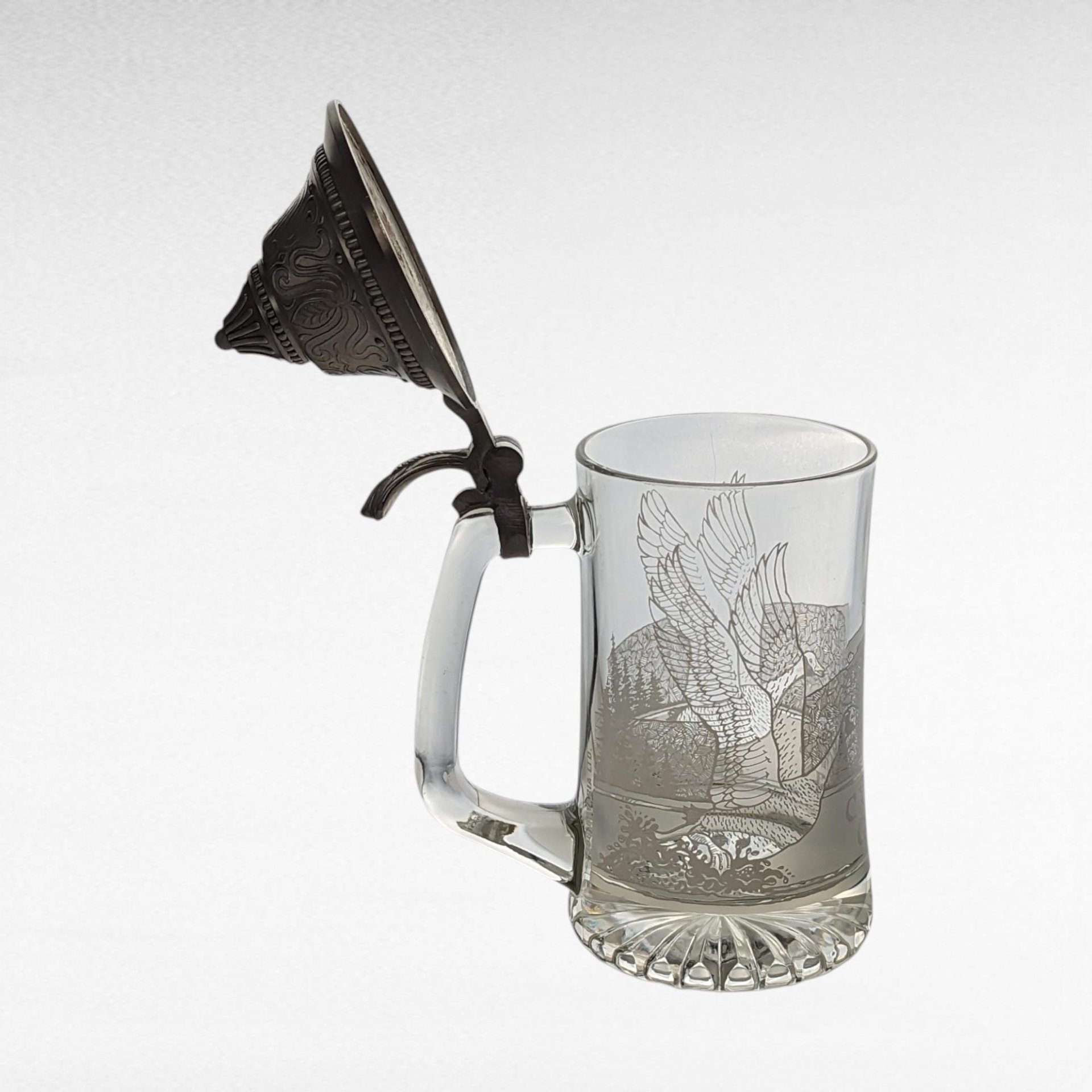 Canadian Goose Glass Beer Stein, Etched Goose Stein, Collectible Stein, Gift for Beer Lover, Nature-Themed Drinkware
