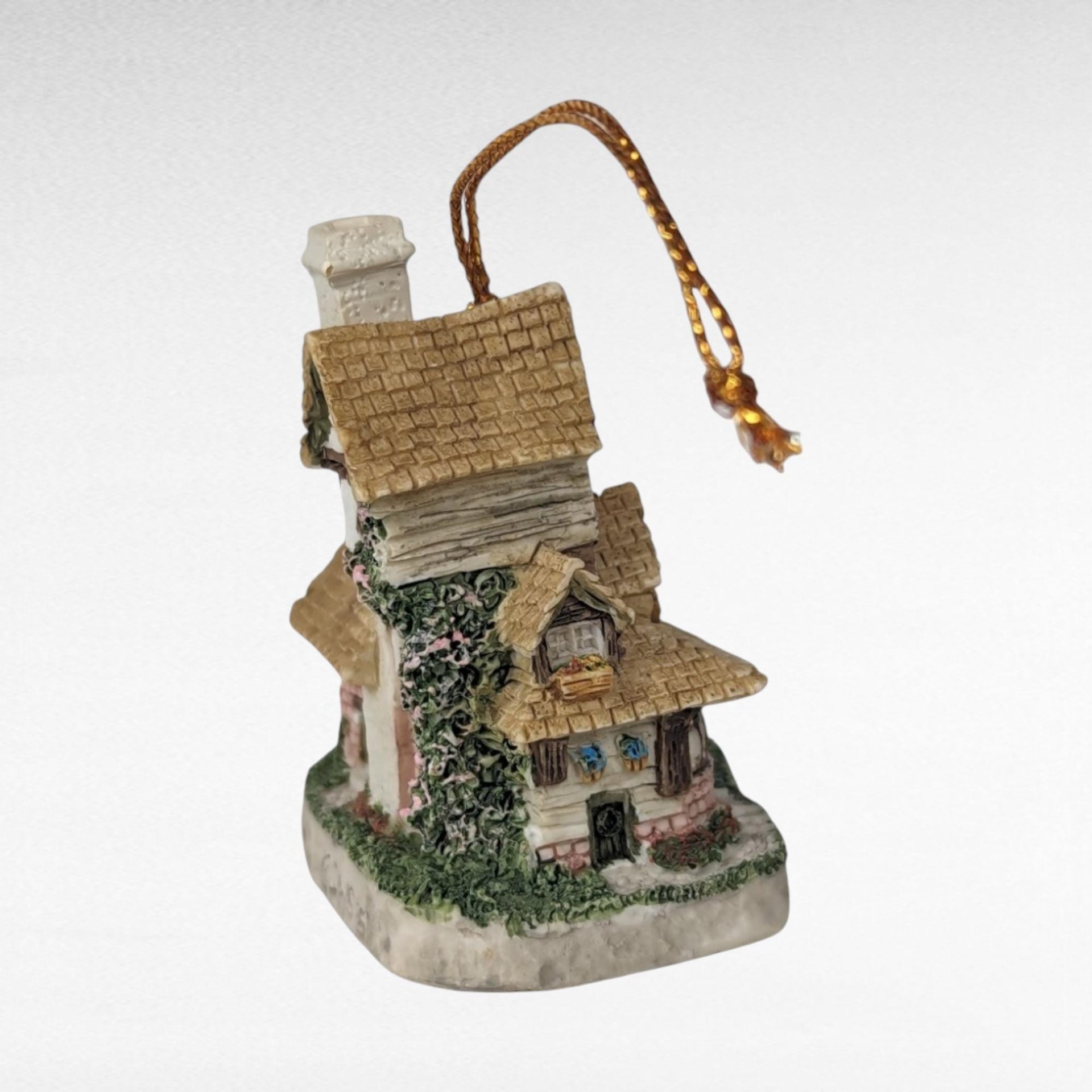 Pair of Vintage David Winter Cottage Ornaments: Buttercup Cottage and Flower Shop (1995)
