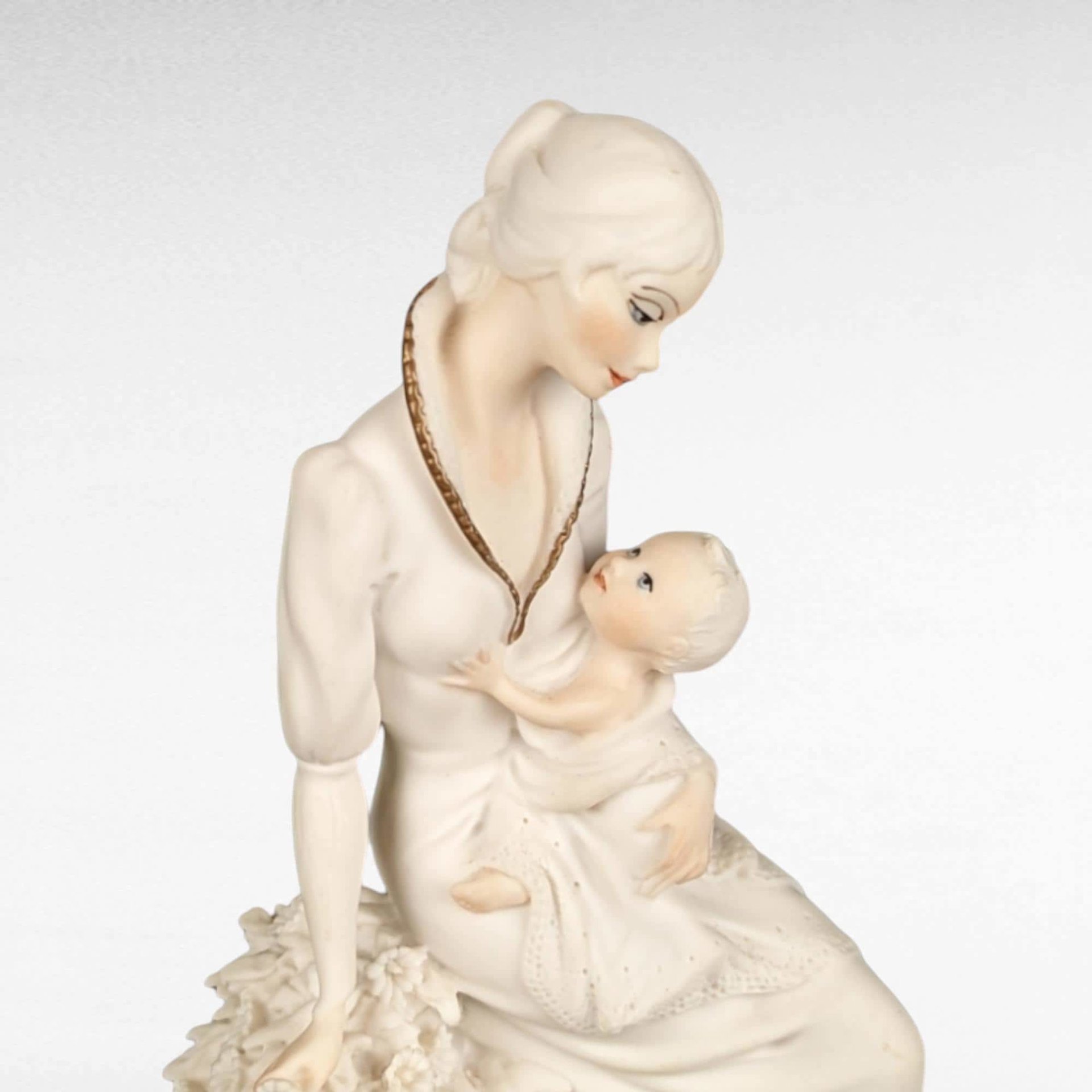 Giuseppe Armani "Maternity with Flowers" Figurine | Capodimonte Porcelain | Vintage Italian Art | 1980s