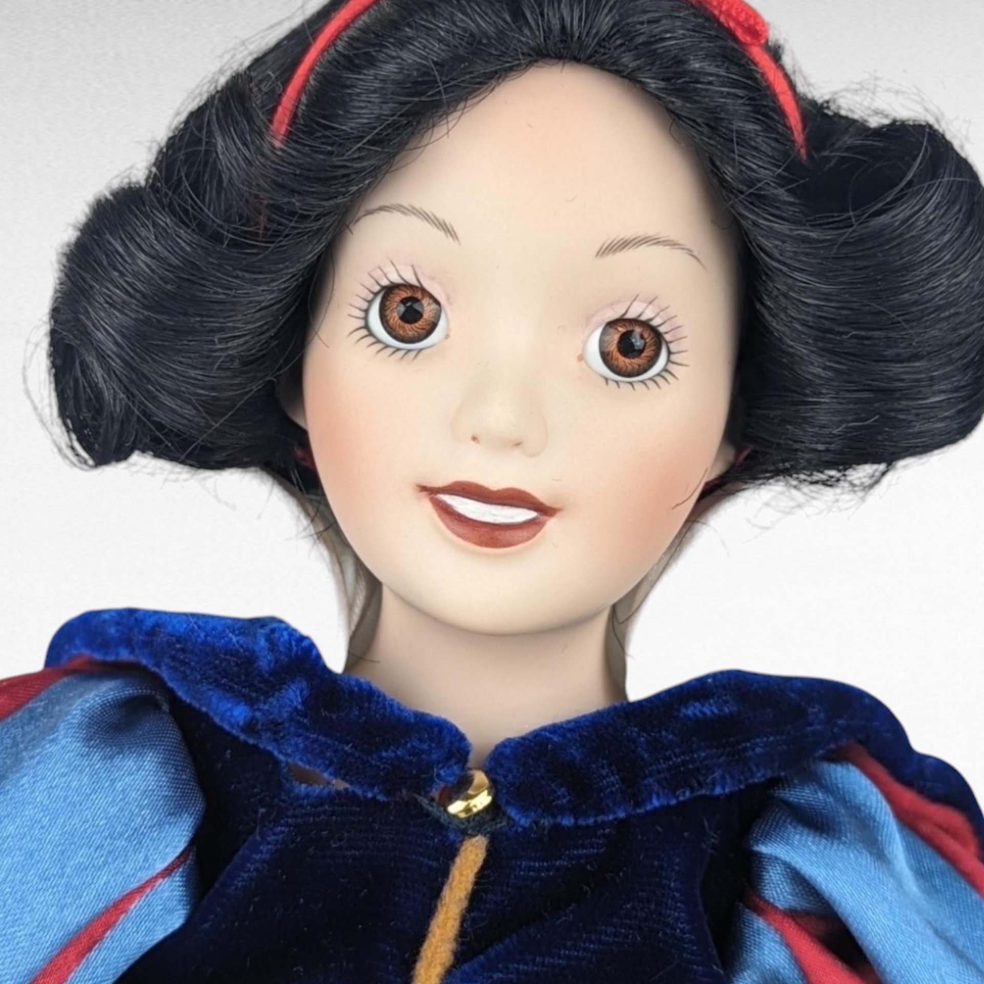 Vintage Franklin Mint Ashton Drake Snow White Porcelain Doll | Disney Collectible | 13" Doll with Stand
