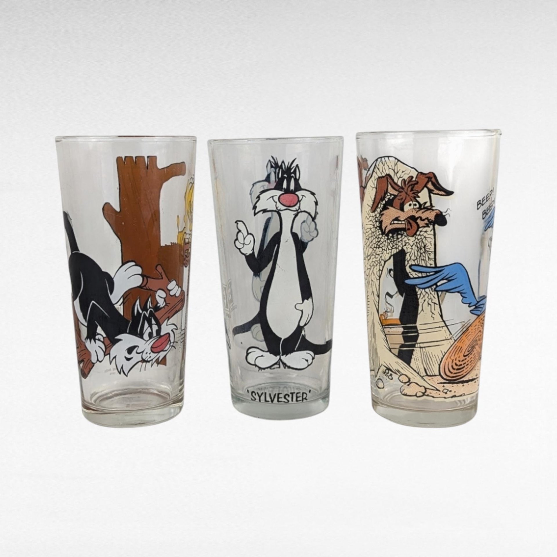 Vintage Warner Bros. Glasses, Set of 3, Looney Tunes, Sylvester, Road Runner, Cartoon Glasses, Collectible Glassware, Retro Kitchenware