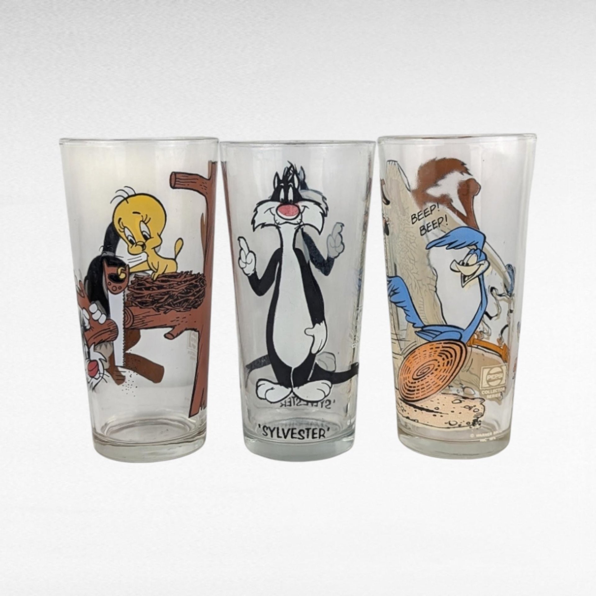 Vintage Warner Bros. Glasses, Set of 3, Looney Tunes, Sylvester, Road Runner, Cartoon Glasses, Collectible Glassware, Retro Kitchenware