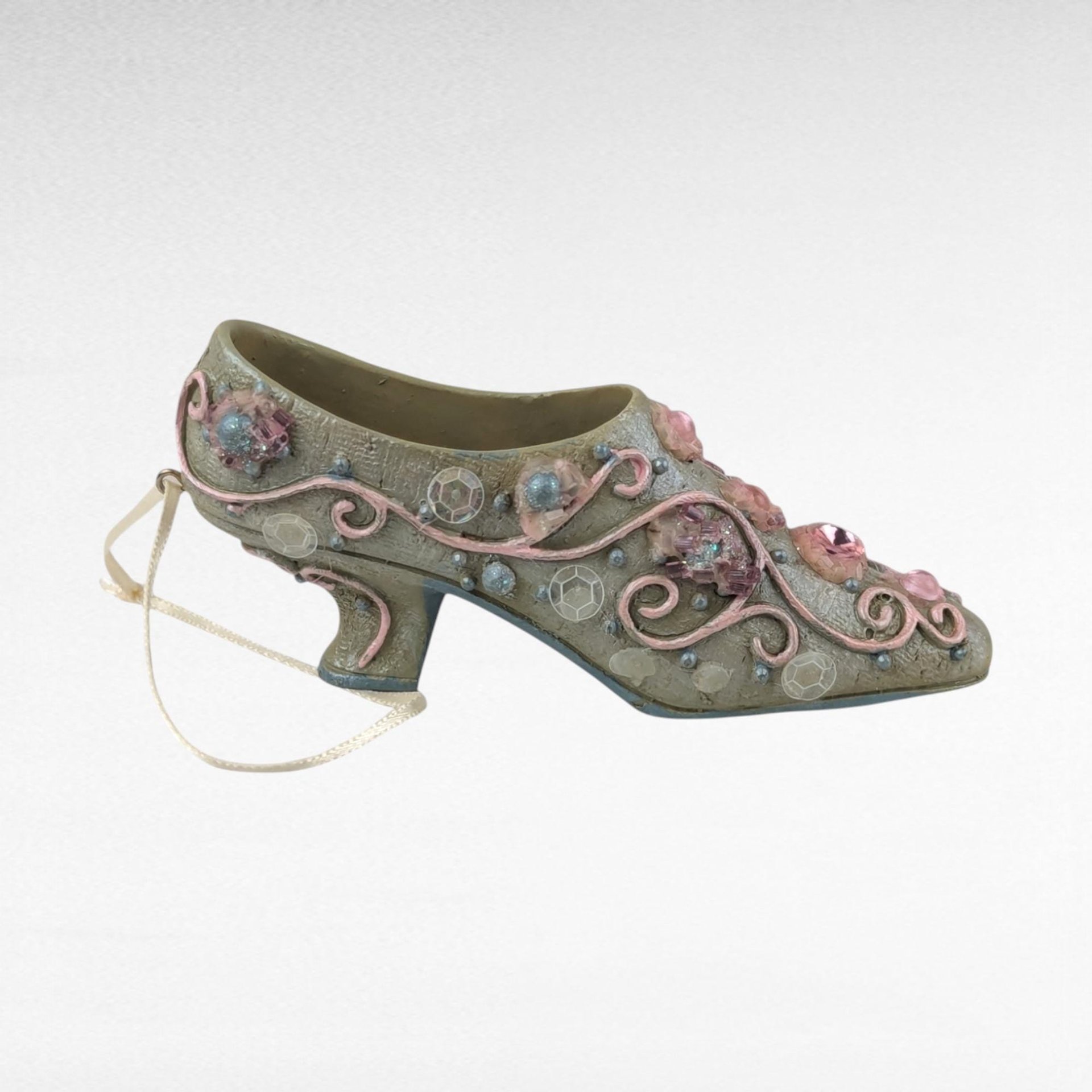 Set of 4 Vintage Resin Shoe Ornaments, High Heel Shoes, Fashion Ornaments, Christmas Decorations, Gift for Shoe Lover