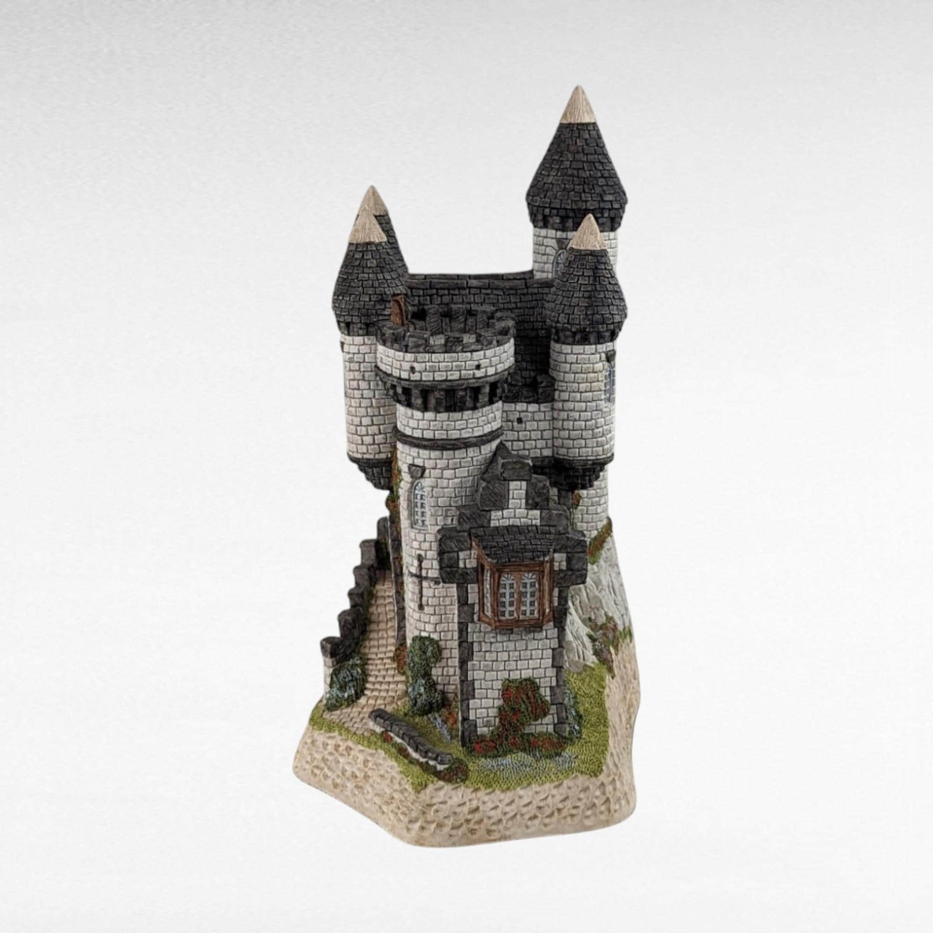 Vintage 1988 David Winter Macbeth's Castle - Scottish Collection - Cottage Figurine -  Shakespearean Decor