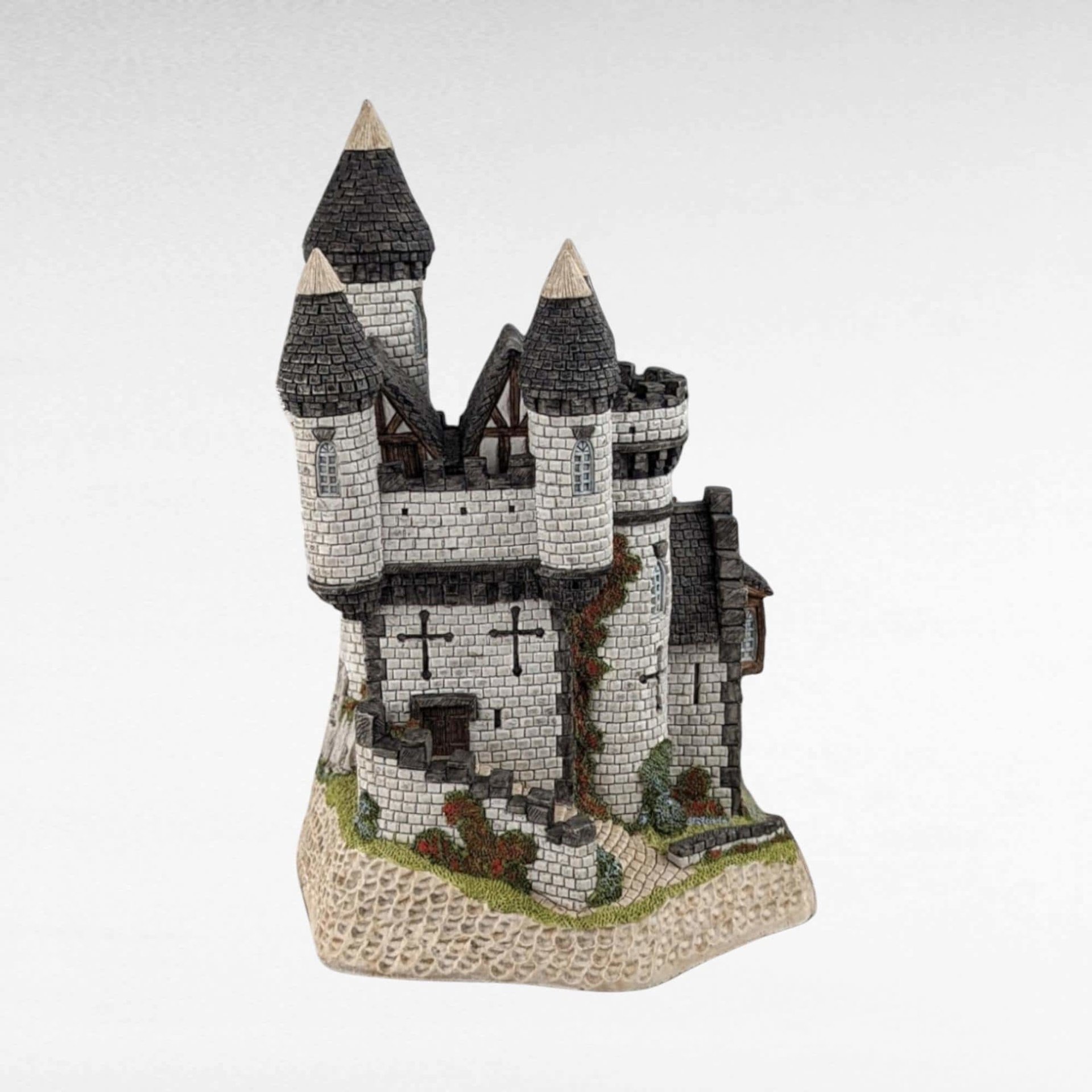 Vintage 1988 David Winter Macbeth's Castle - Scottish Collection - Cottage Figurine -  Shakespearean Decor