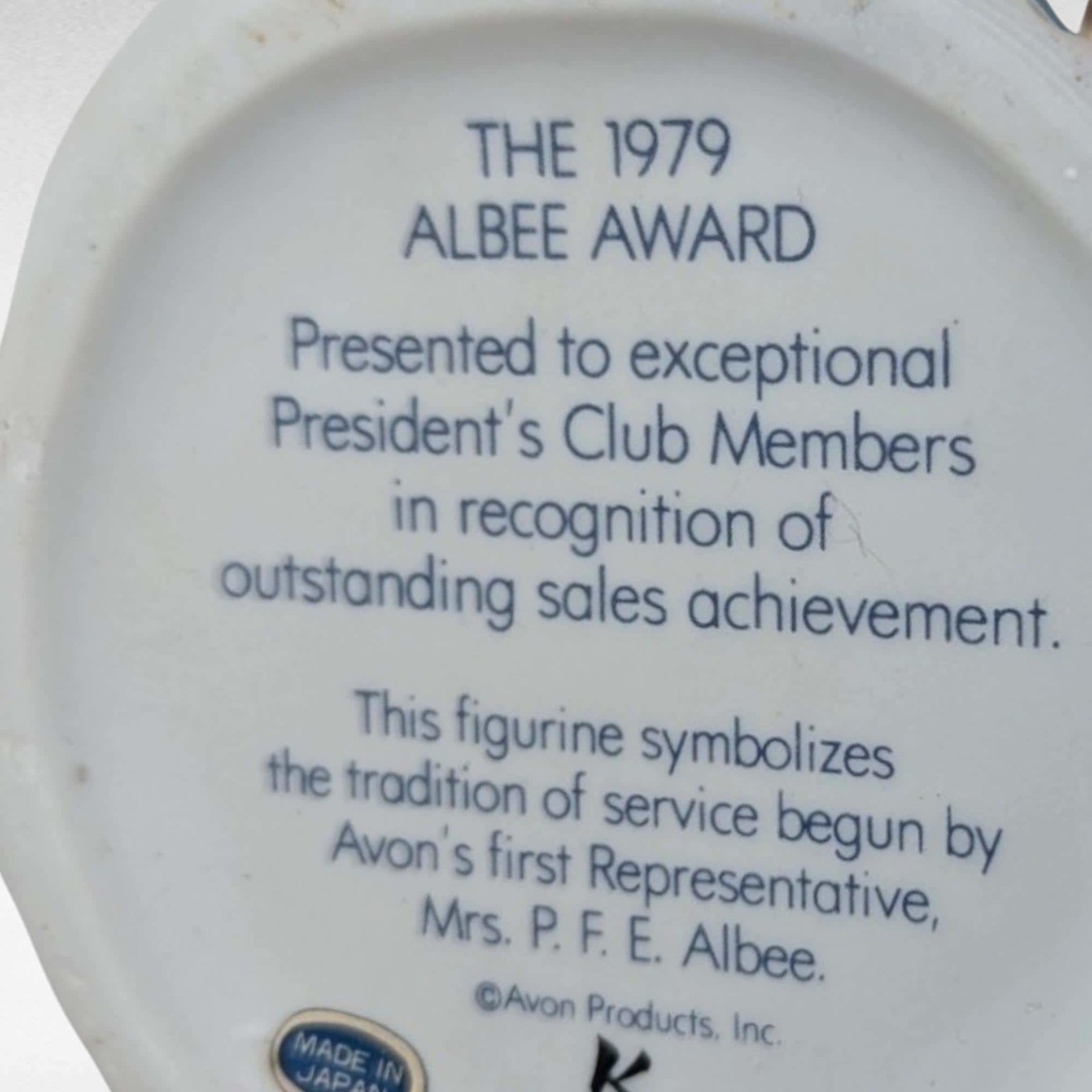 1979 Avon Mrs. Albee Award Figurine, Vintage Avon Collectible, Woman with Hat and Bag, Sales Achievement Award, Ceramic Figurine