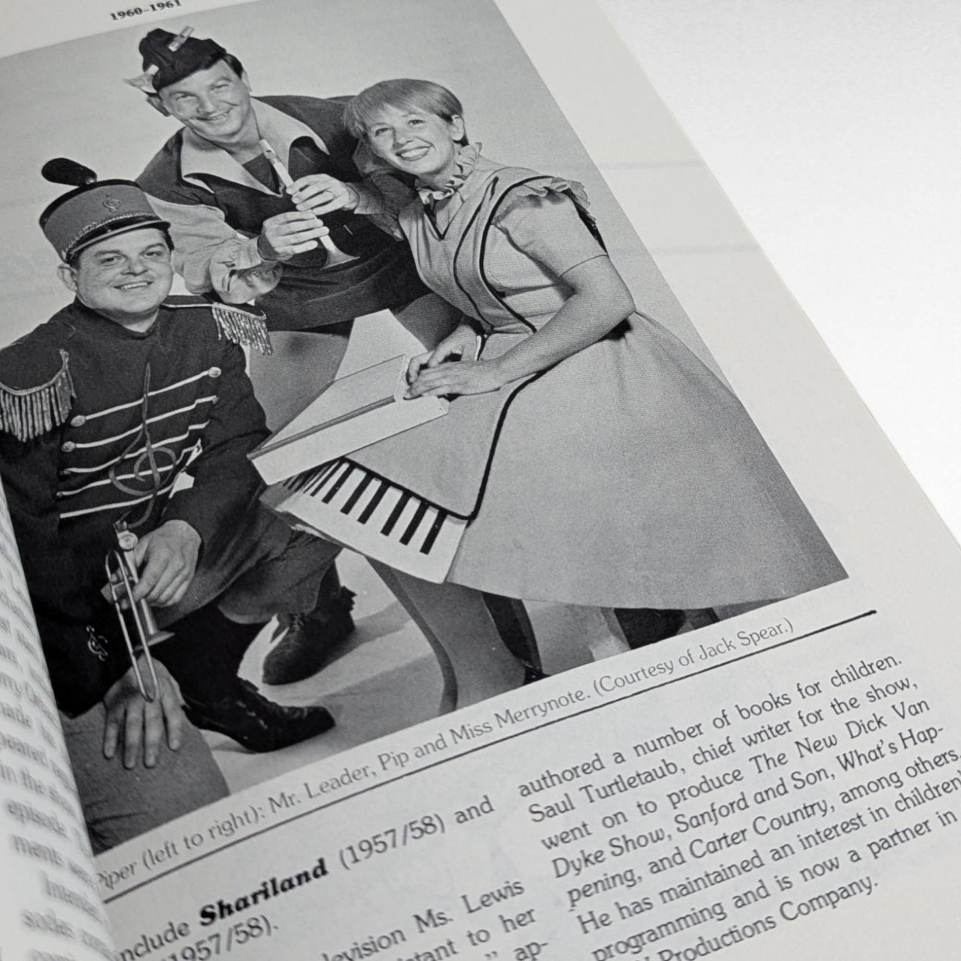1983 Kids' TV: The First 25 Years, Vintage TV History Book, Classic Cartoon Character Guide, Gift for TV Enthusiasts and Nostalgia Lovers