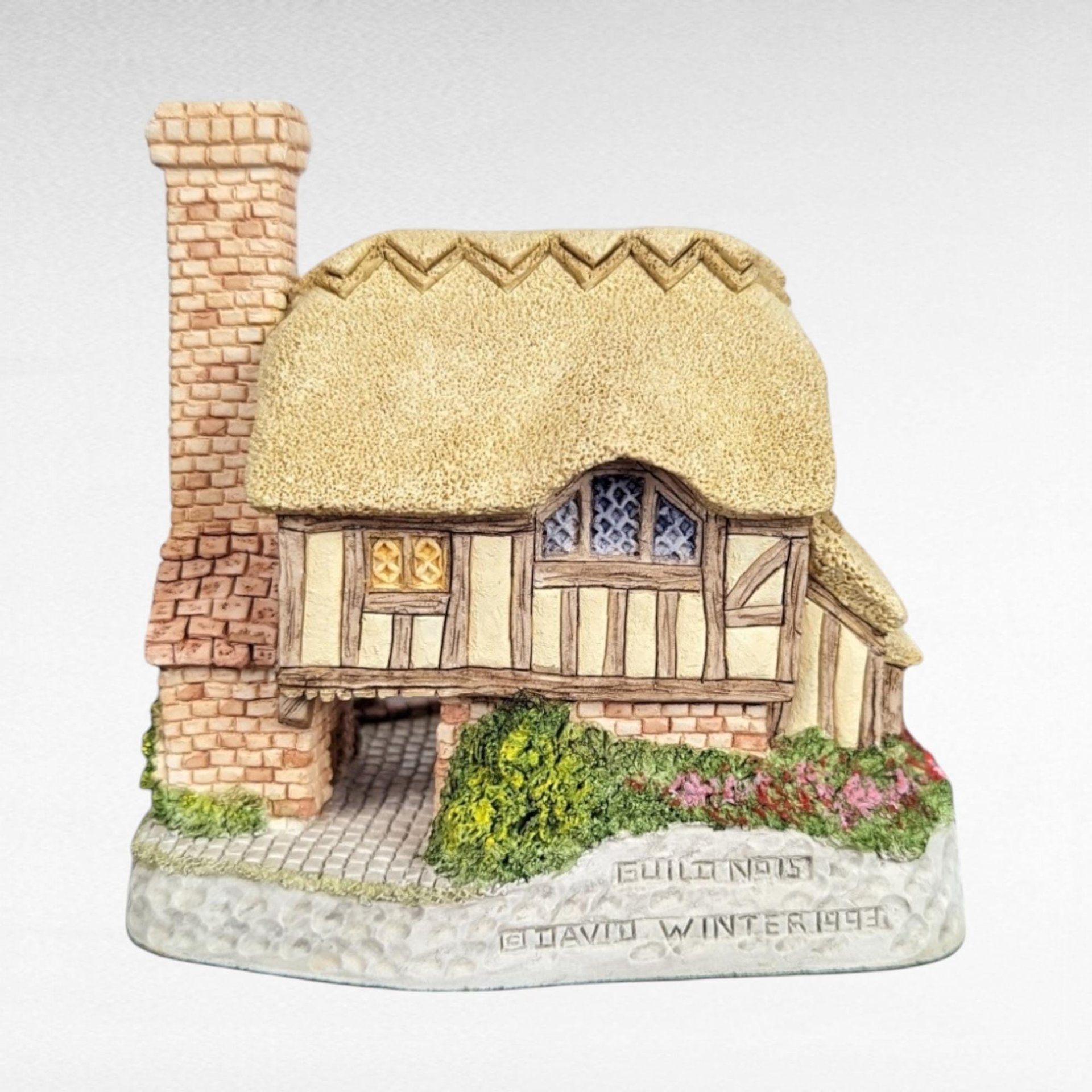 1993 David Winter Whileaway Cottage, Hand Made Village Figure, Collectible English Cottage Decor, Gift for Miniature Collectors, 4 inches