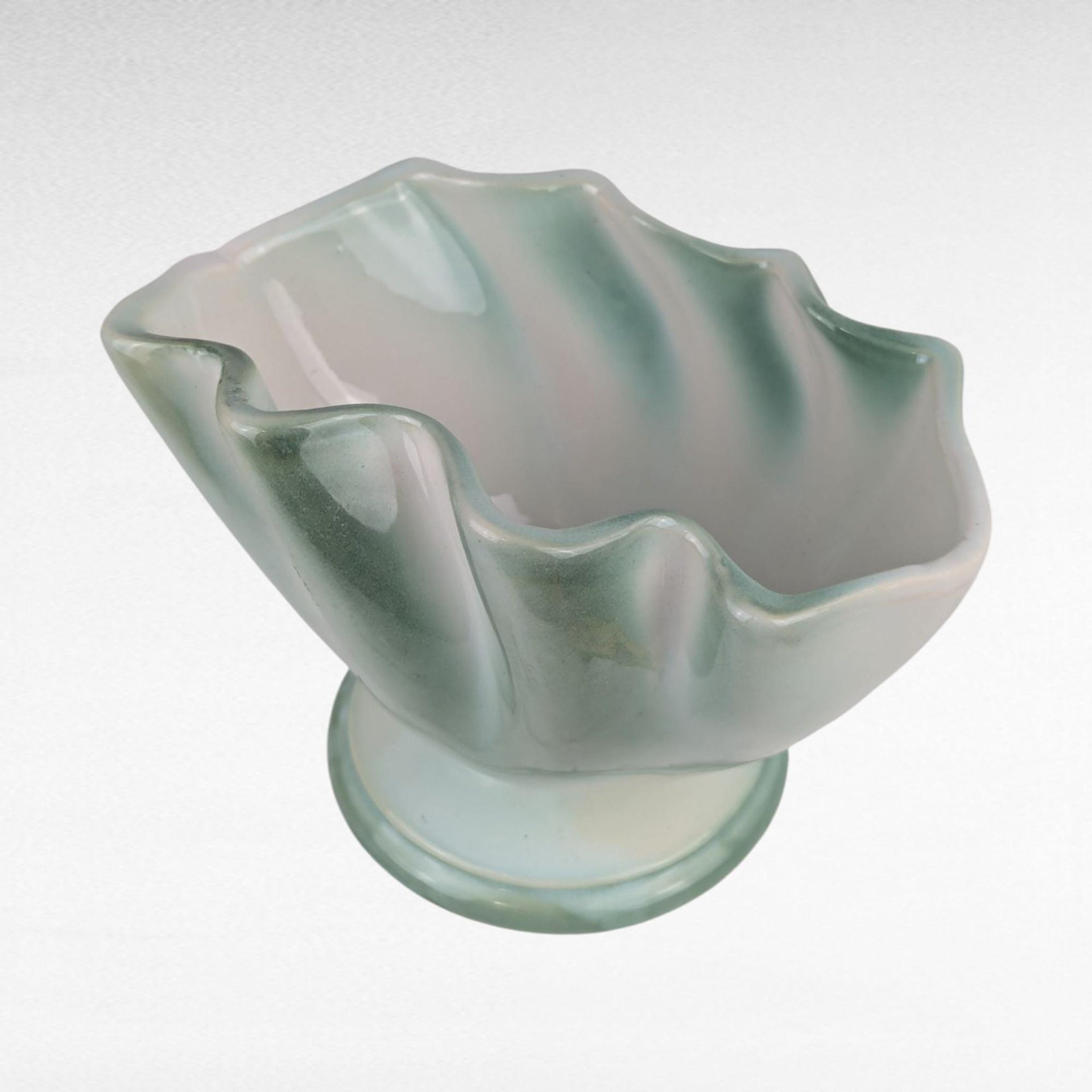 Vintage Regal Ceramic Planter, Green & White Clam Shell Vase, 5" Planter, Unique Home Decor, Gift for Plant Lovers