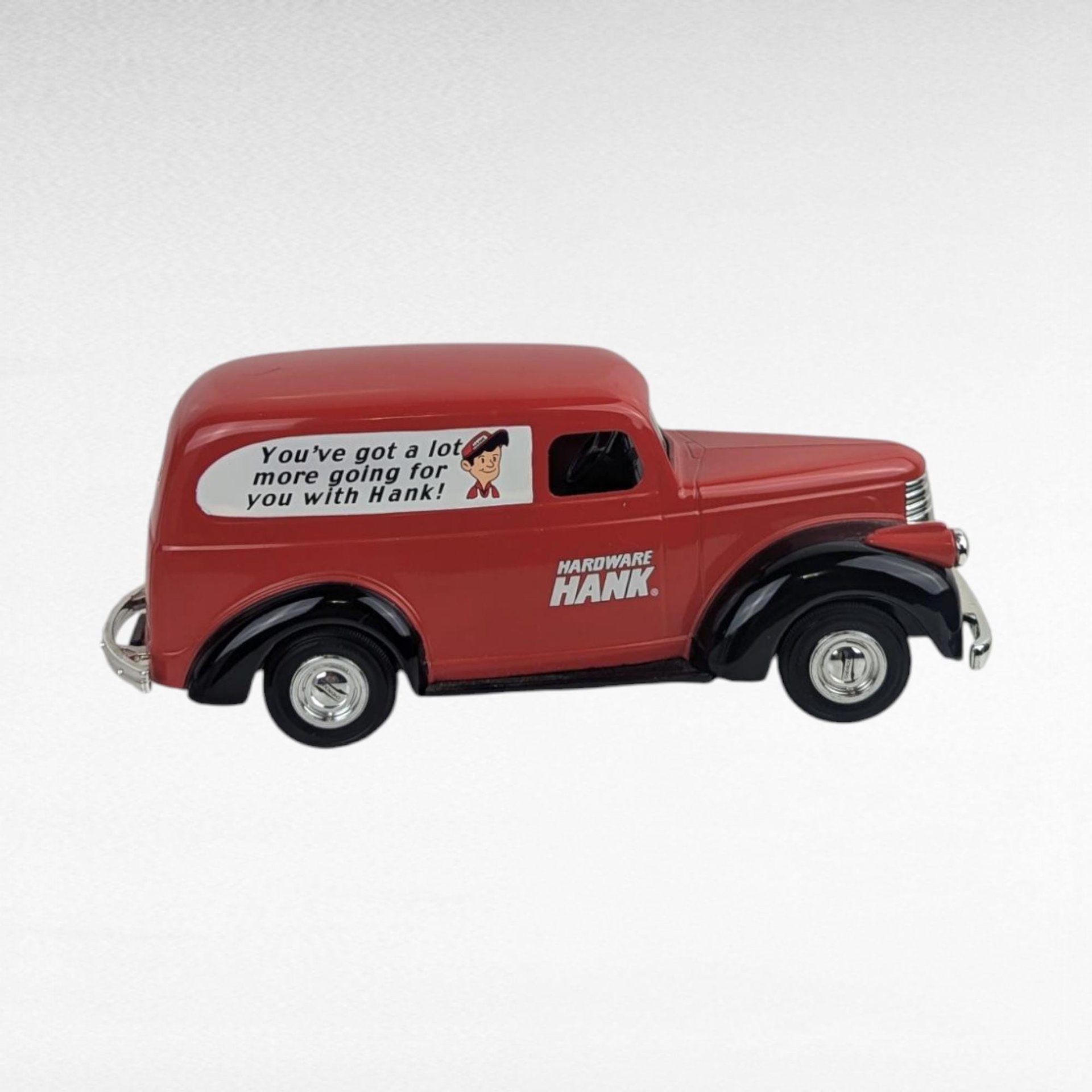 Vintage 2001 ERTL 1946 Chevy Suburban Diecast Replica Bank Collectible