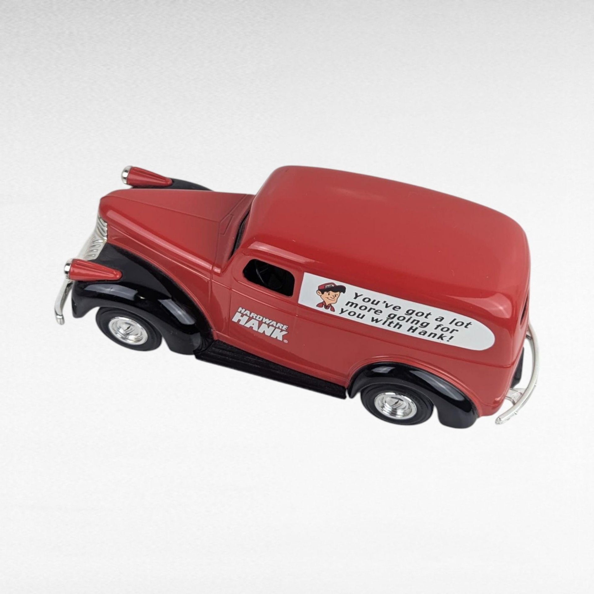 Vintage 2001 ERTL 1946 Chevy Suburban Diecast Replica Bank Collectible