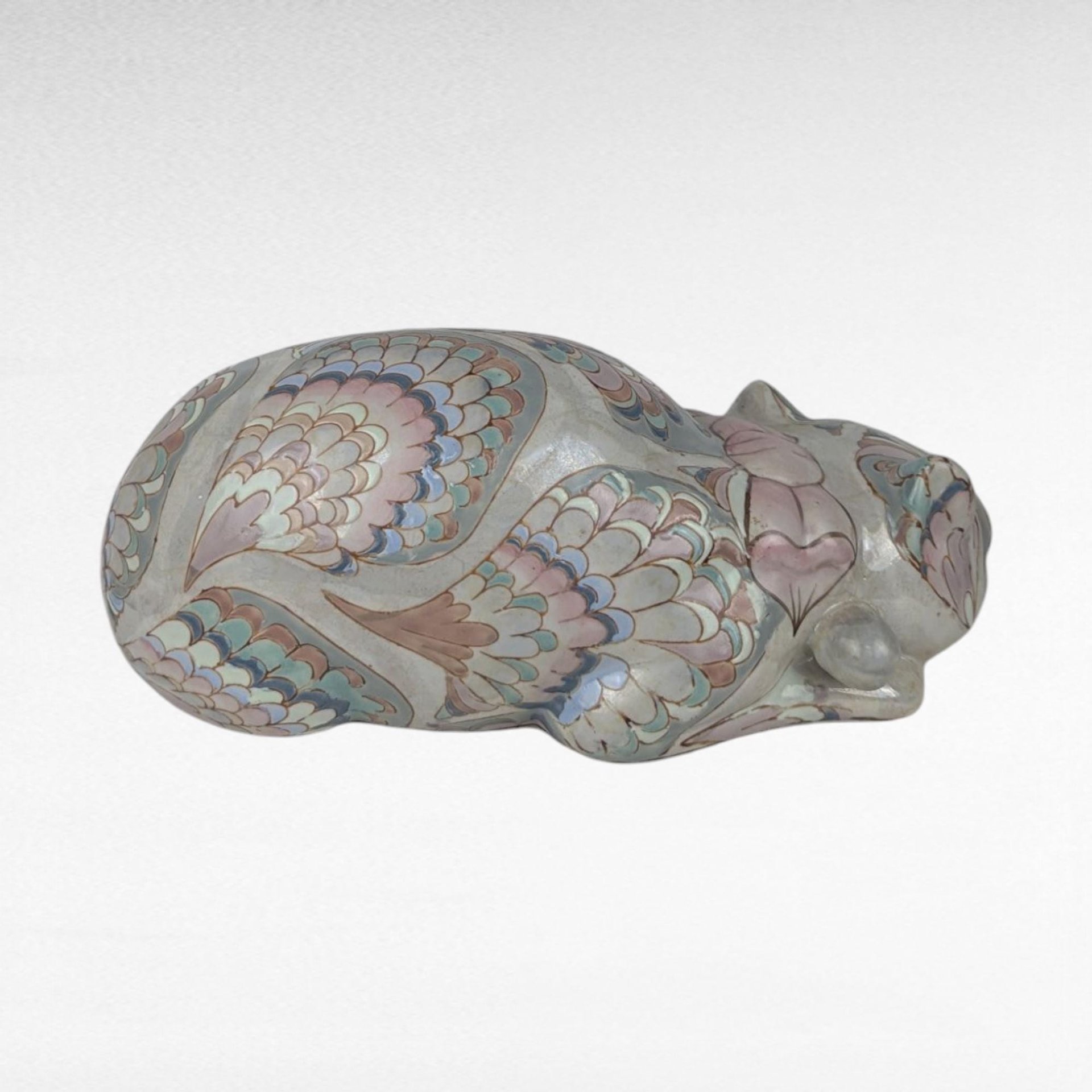 Vintage Ceramic Sleeping Cat Figurine Hand Painted Made in China Pet Lover Gift Decorative Animal Statue Shelf Decor