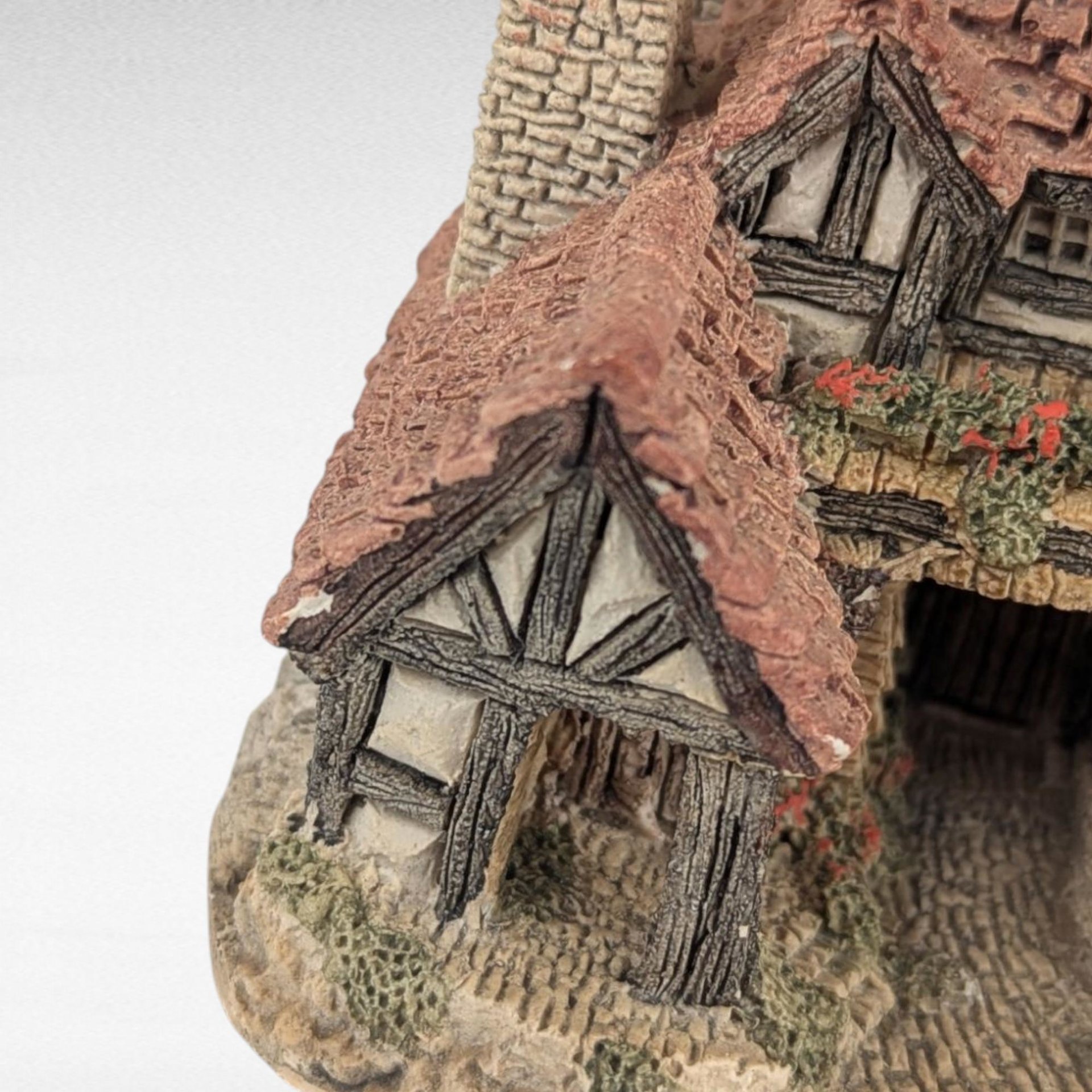 1983 David Winter The Bothy Figurine, Vintage English Village Cottage Sculpture, Collectible Home Decor Gift