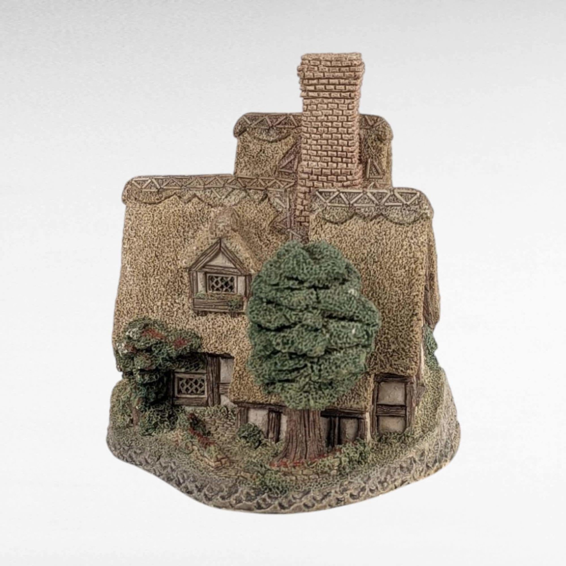 1993 David Winter "Pilgrims Rest" Village Figure - Miniature Thatched Cottage Collectible - English Countryside Decor, No Box