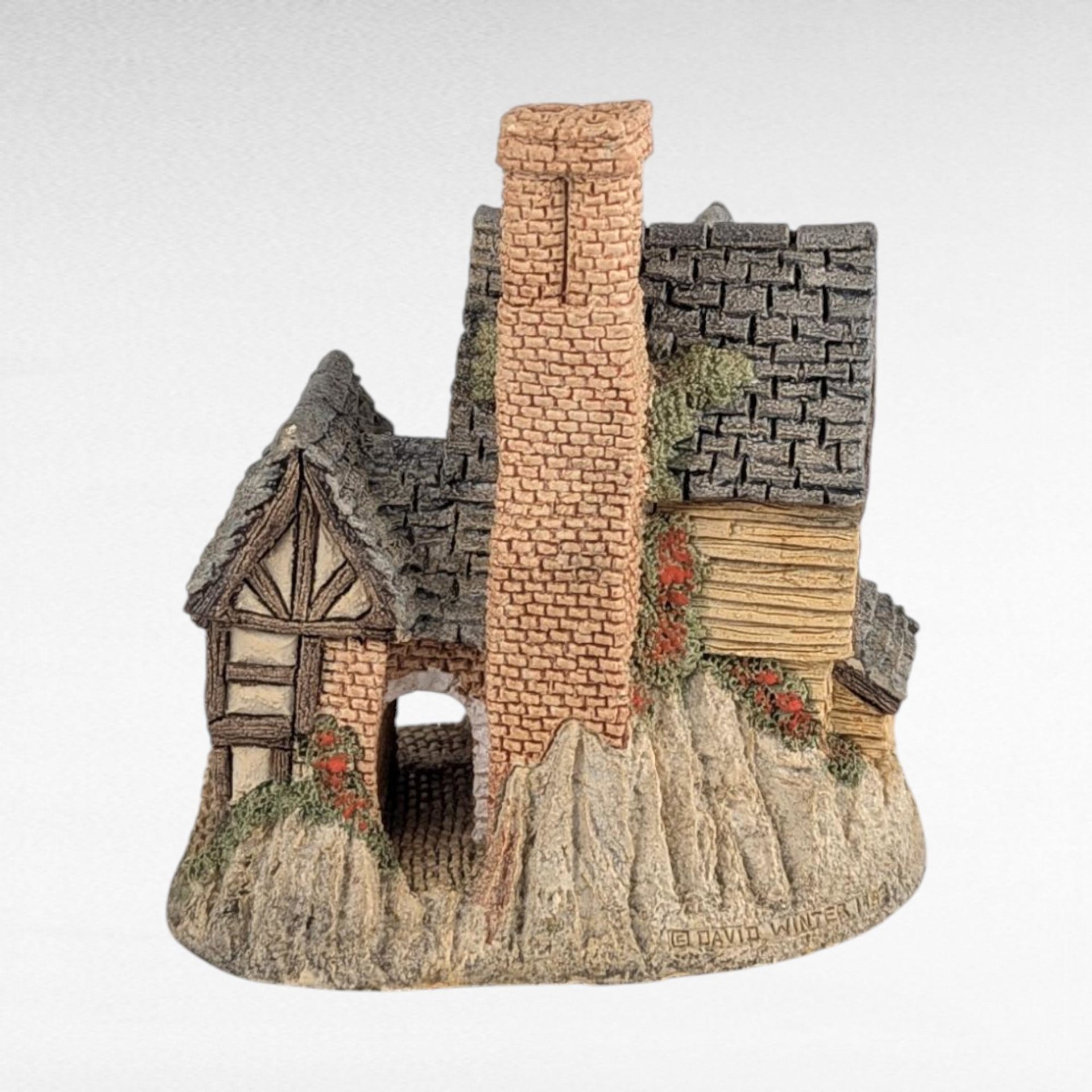 1983 David Winter "The Bakehouse" Village Figure - Miniature Tudor Style Cottage Collectible - English Country Decor, No Box