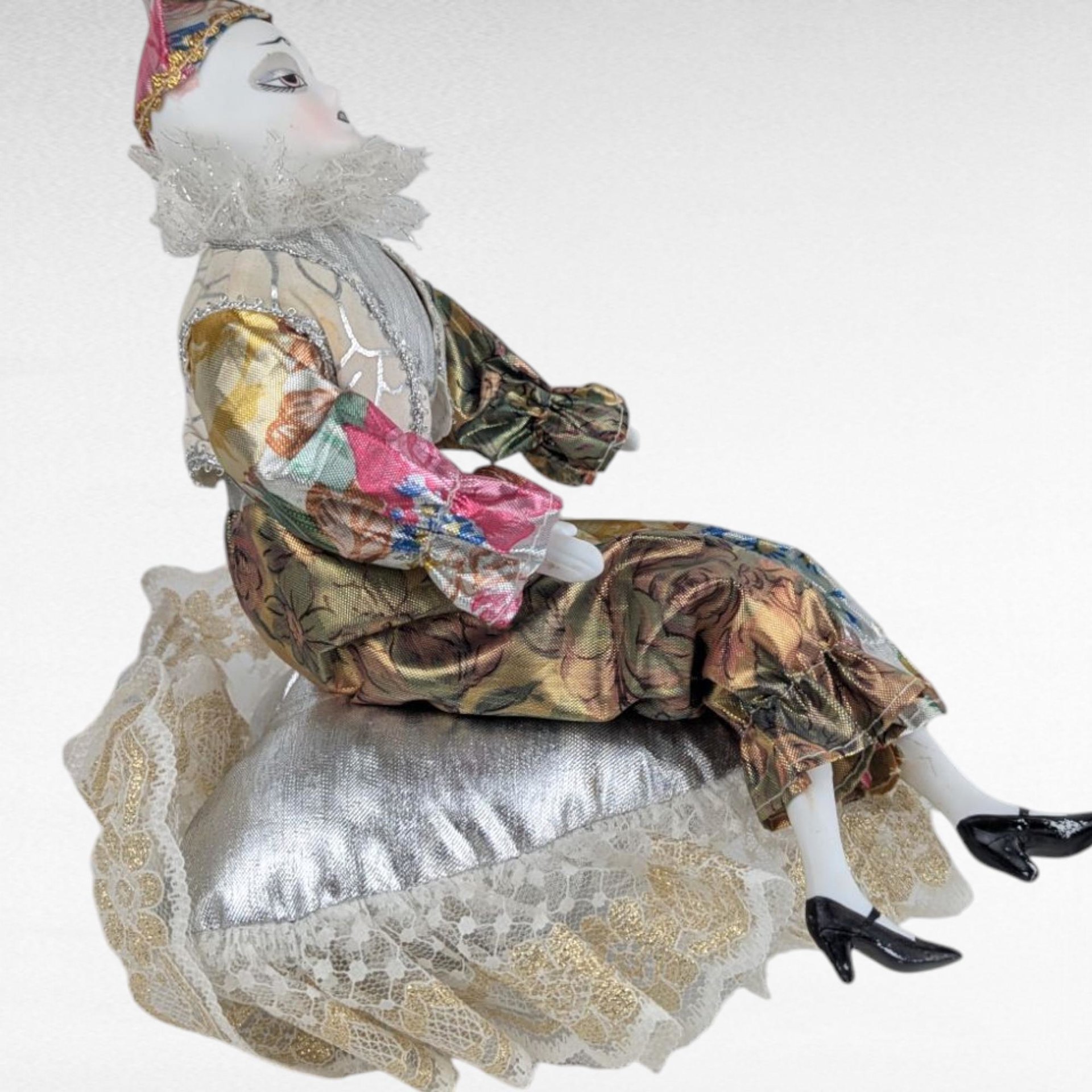 Vintage Porcelain Musical Harlequin Clown Doll, 10 Inch Seated Jester Figurine with Wind-Up Music Box, Collectible Circus Themed Decor Gift