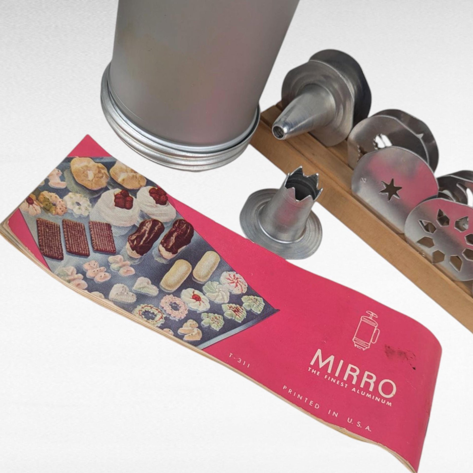 Vintage Mirro Cookie Press Set Aluminum Spritz Cookie Maker Pastry Press with Discs & Tips, Holiday Baking Tool (Read Desc)