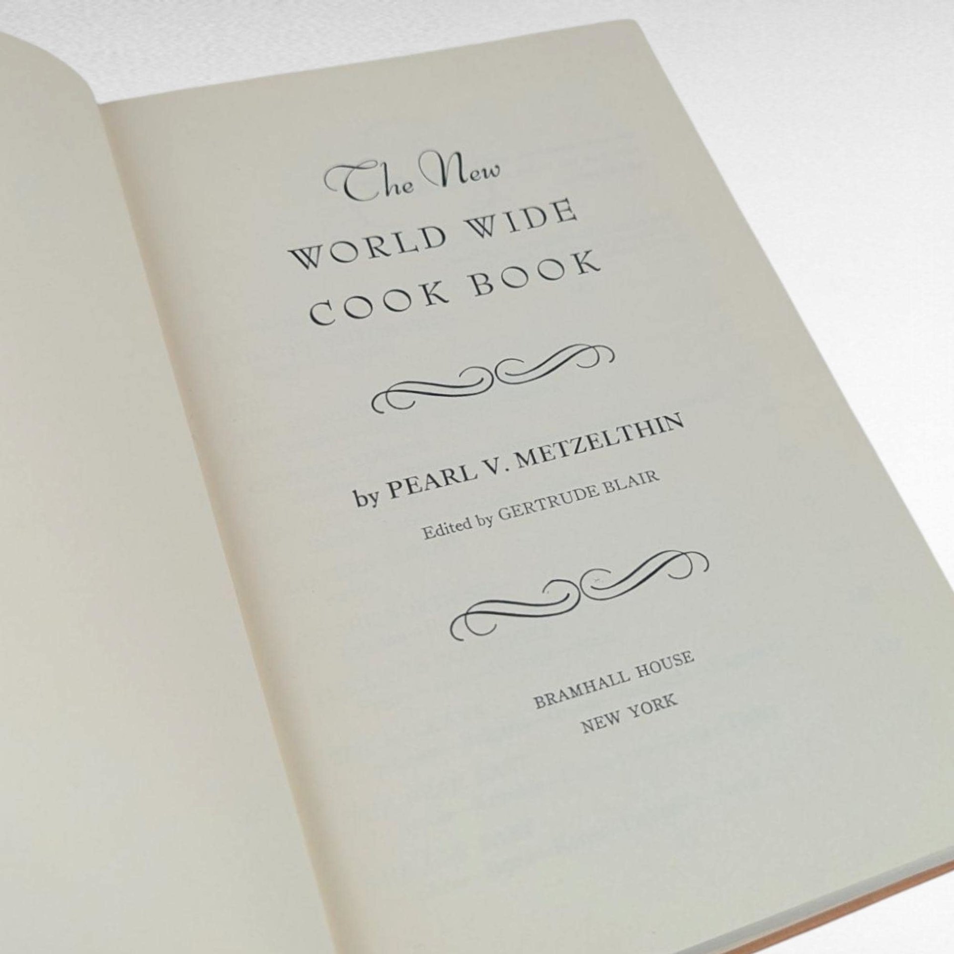 1939 The New World Wide Cook Book Pearl V Metzelthin Hardcover, Vintage Culinary Recipes, International Cuisine, Collector's Edition
