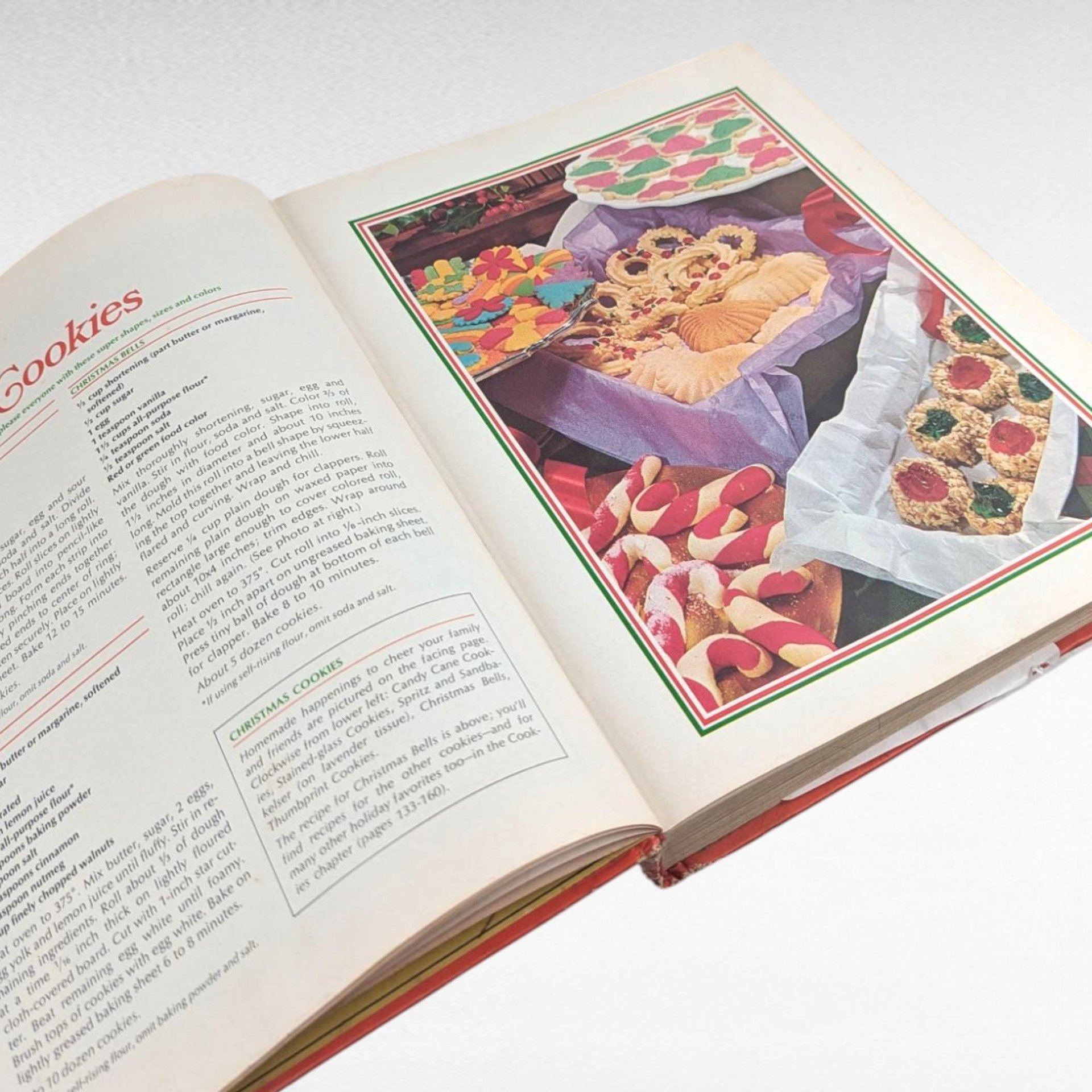 Vintage 1972 Betty Crocker's Cookbook, Hardcover Red Pie Edition, Classic American Recipes, Housewarming Gift
