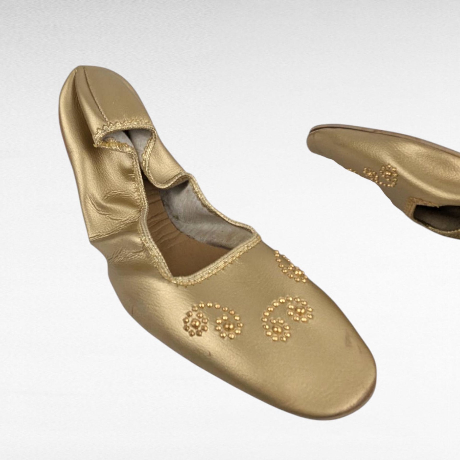 Vintage 1960s Gold Leather Flats Size 8.5, Beaded Metallic Slip On Shoes, Mod Era Foldable Travel Slipper, Womens Evening Shoe