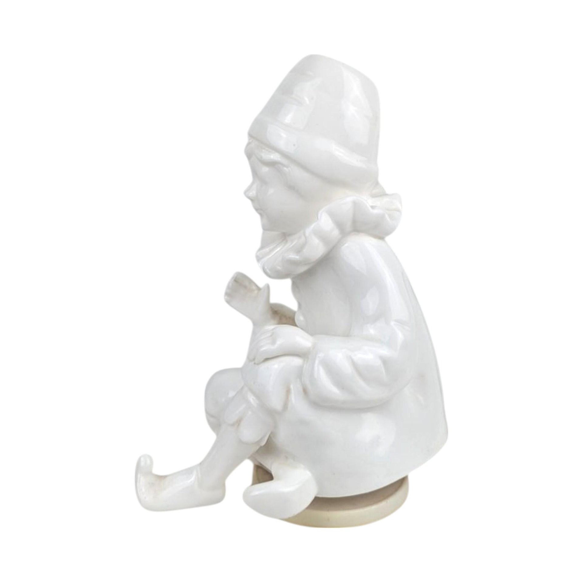 Vintage Pierrot Clown Music Box, White Ceramic Sad Clown Figurine, 1970s Rotating Musical Statue, Collectible Nursery Decor