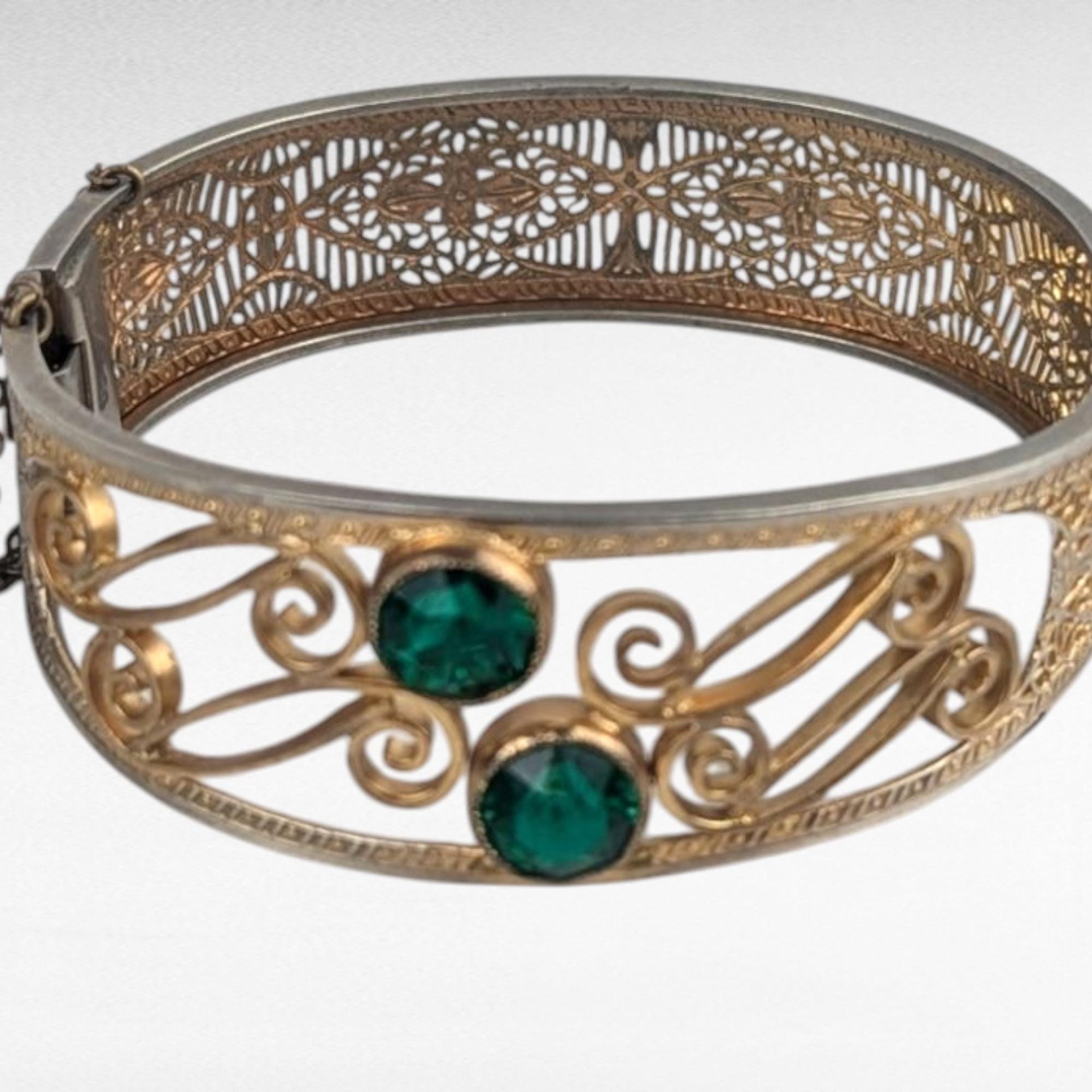 Vintage Gold Filigree Bangle Bracelet with Green Stones, Art Nouveau Style Ornate Cuff, Two Tone Hinged Bracelet, Edwardian Statement