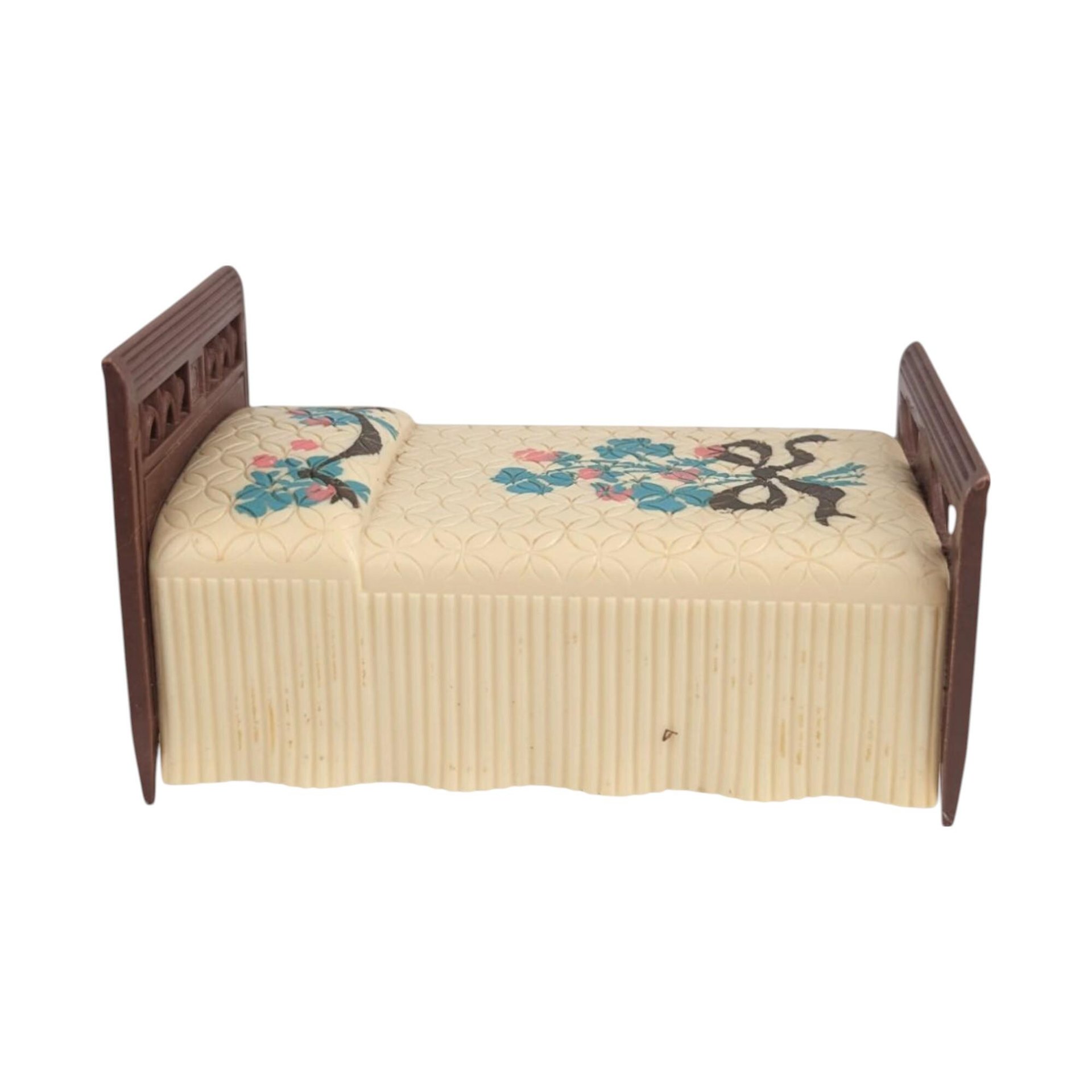 Pair of Vintage Renwal Dollhouse Beds, 1:16 Scale Twin Beds, Mid Century Miniature Bedroom Furniture, B81 Collector Toy, Diorama Prop