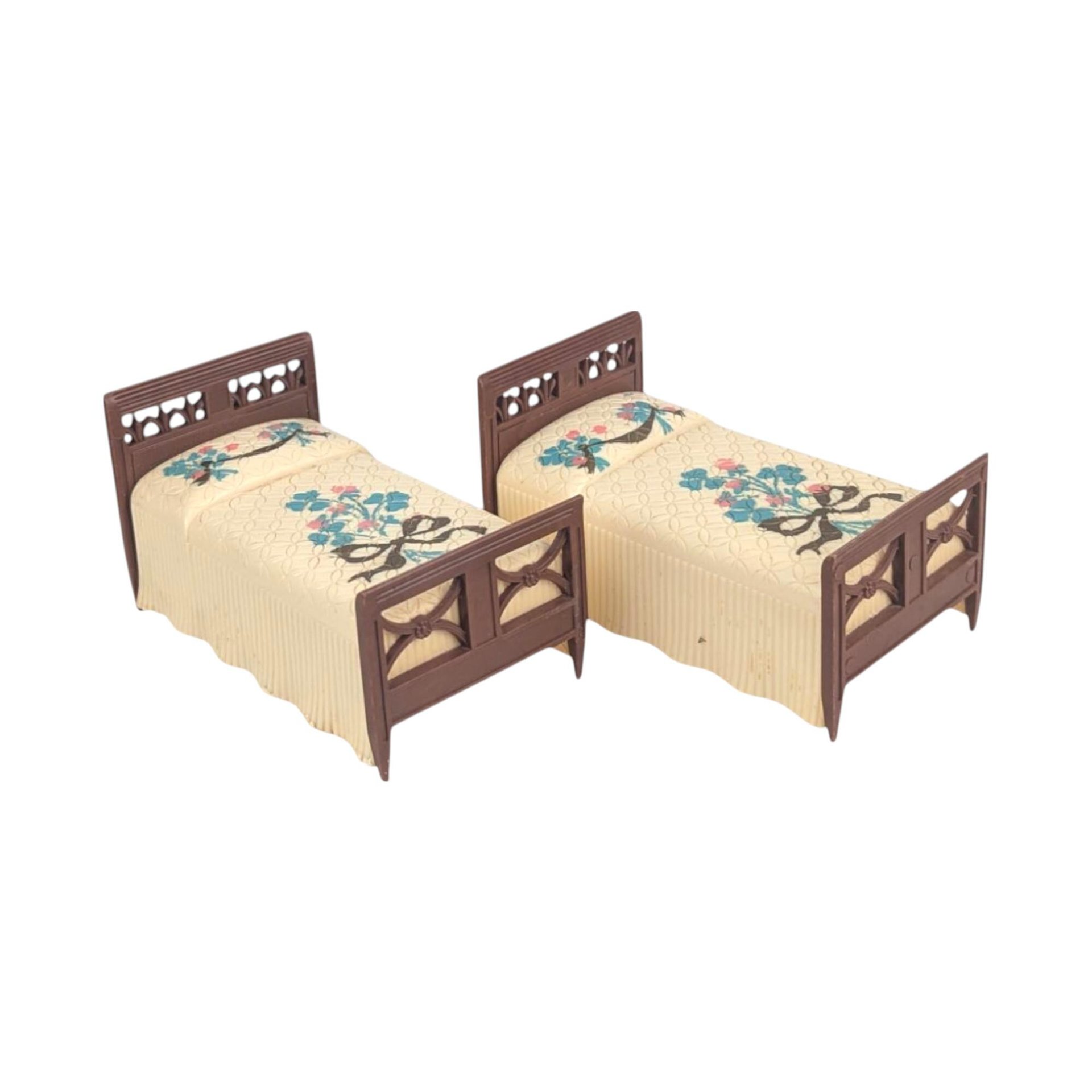 Pair of Vintage Renwal Dollhouse Beds, 1:16 Scale Twin Beds, Mid Century Miniature Bedroom Furniture, B81 Collector Toy, Diorama Prop