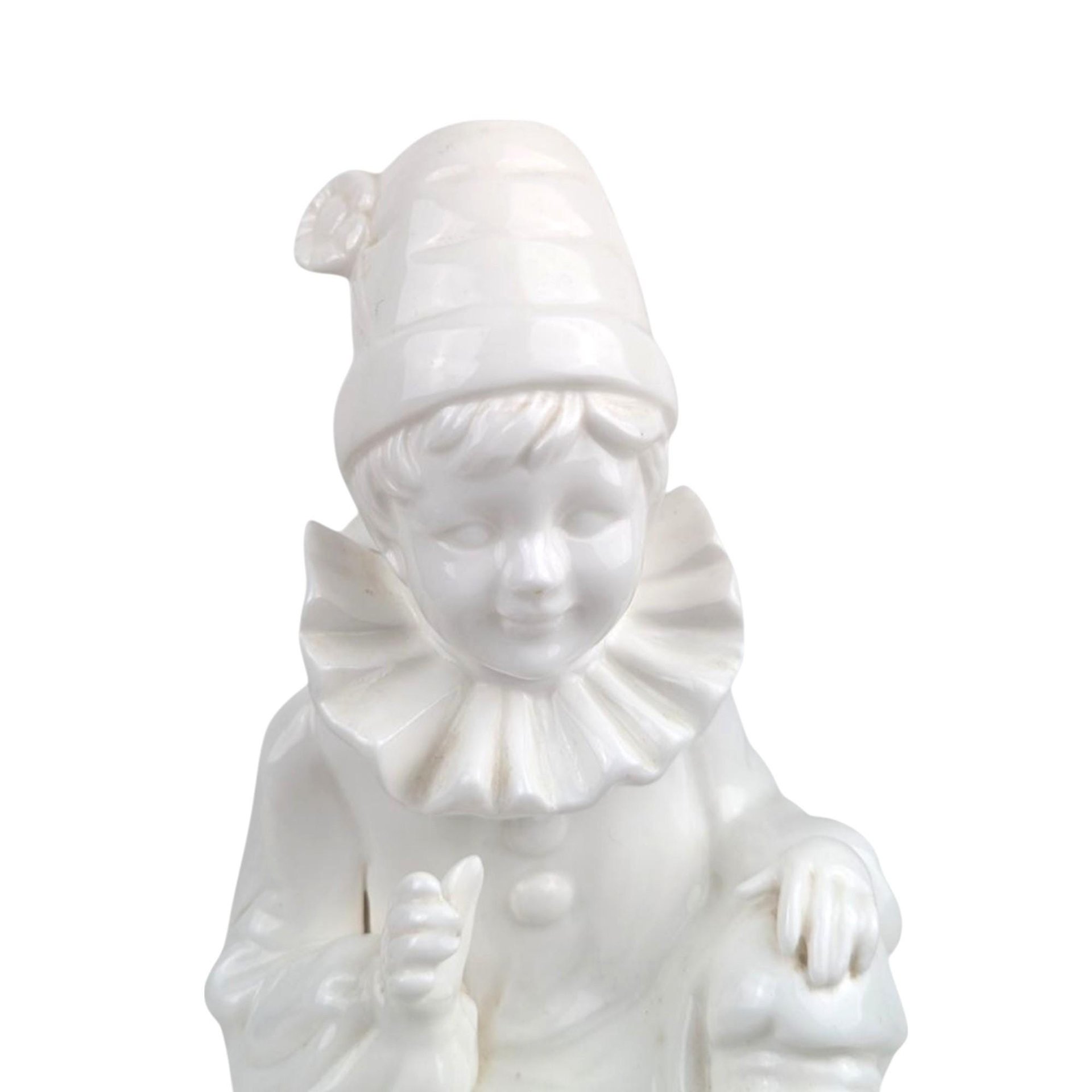 Vintage Pierrot Clown Music Box, White Ceramic Sad Clown Figurine, 1970s Rotating Musical Statue, Collectible Nursery Decor