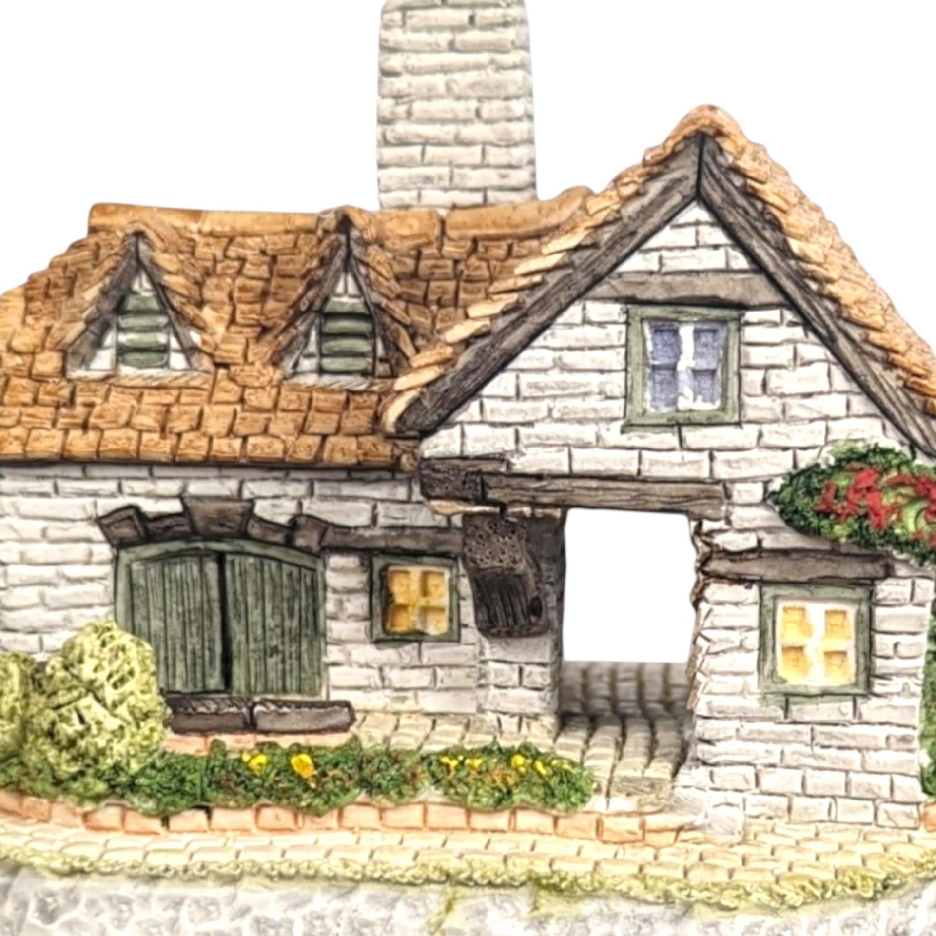 1993 David Winter The Tannery Cottage Figurine, Collectible English Village Decor, Gift for Collector, Miniature Building (3.25")