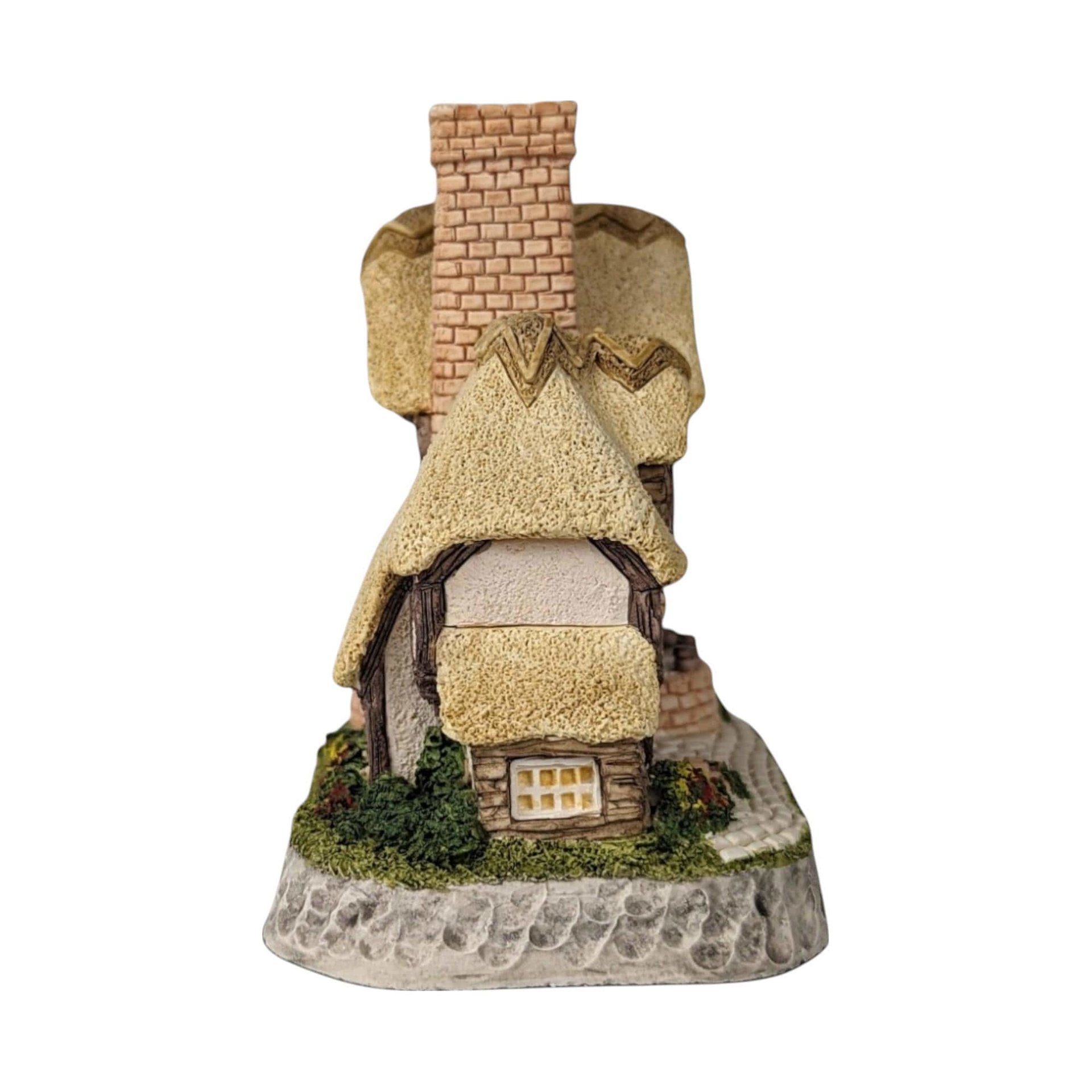 1993 David Winter Cottage "The Cat and Pipe" Inn | with COA and Original Box