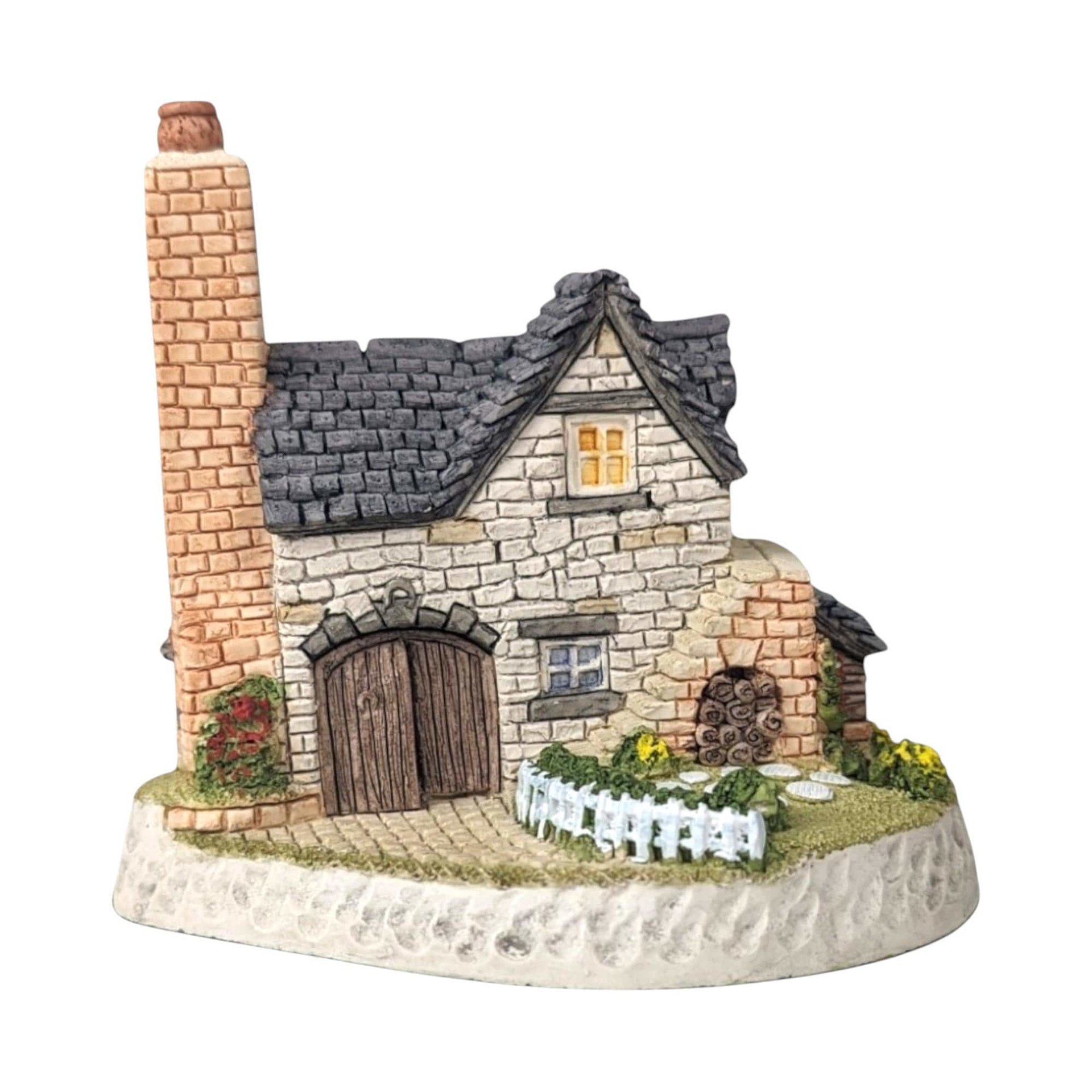 1993 David Winter The Smithy Cottage, Collectible English Village, Miniature House, Gift for Collectors