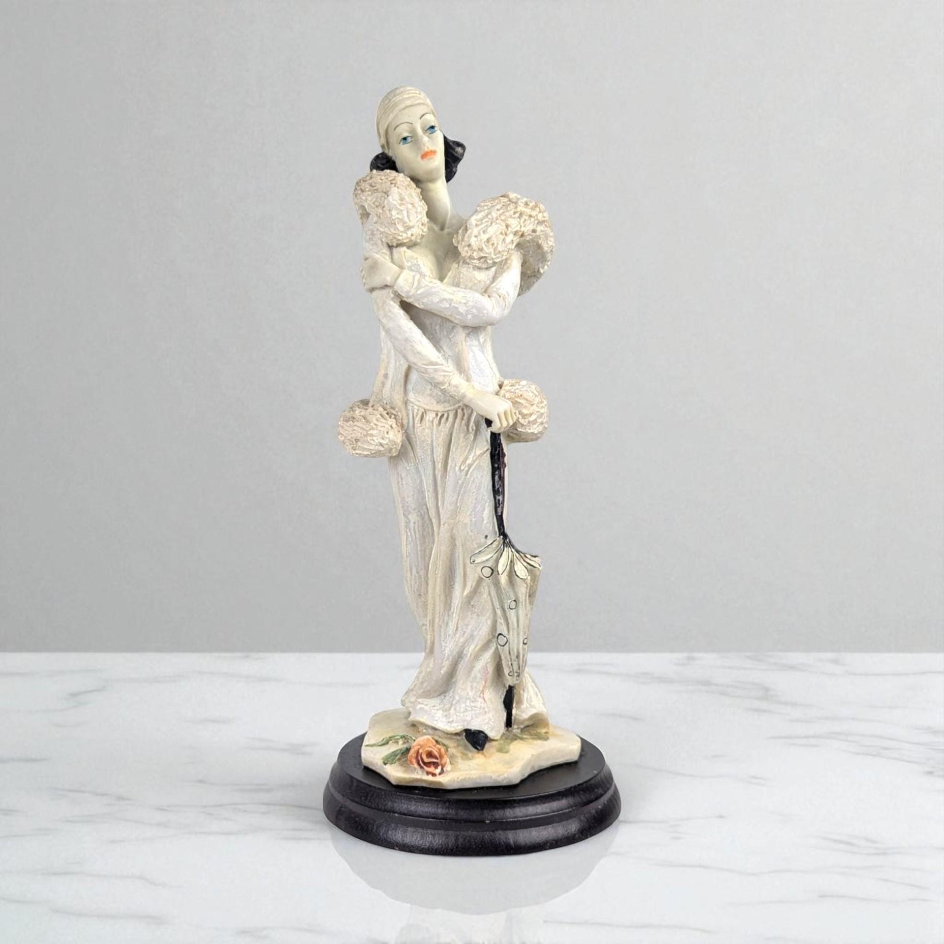 Vintage Resin Art Deco Lady Figurine, Elegant Woman Sculpture, Decorative Art, Collectible Figurine, Art Deco Style Statue