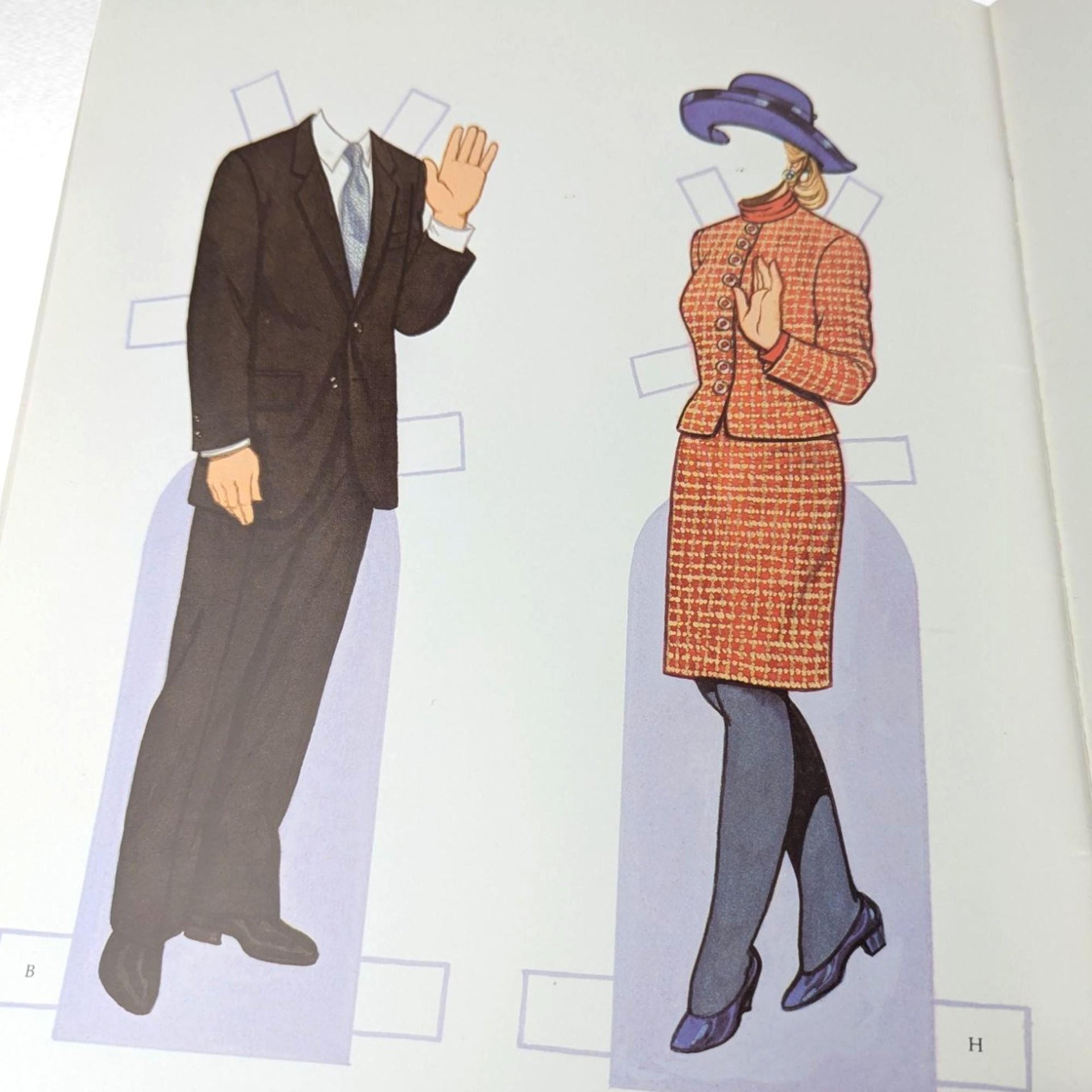 1994 Bill Clinton Paper Doll Book: Tom Tierney Presidential Family Collectible