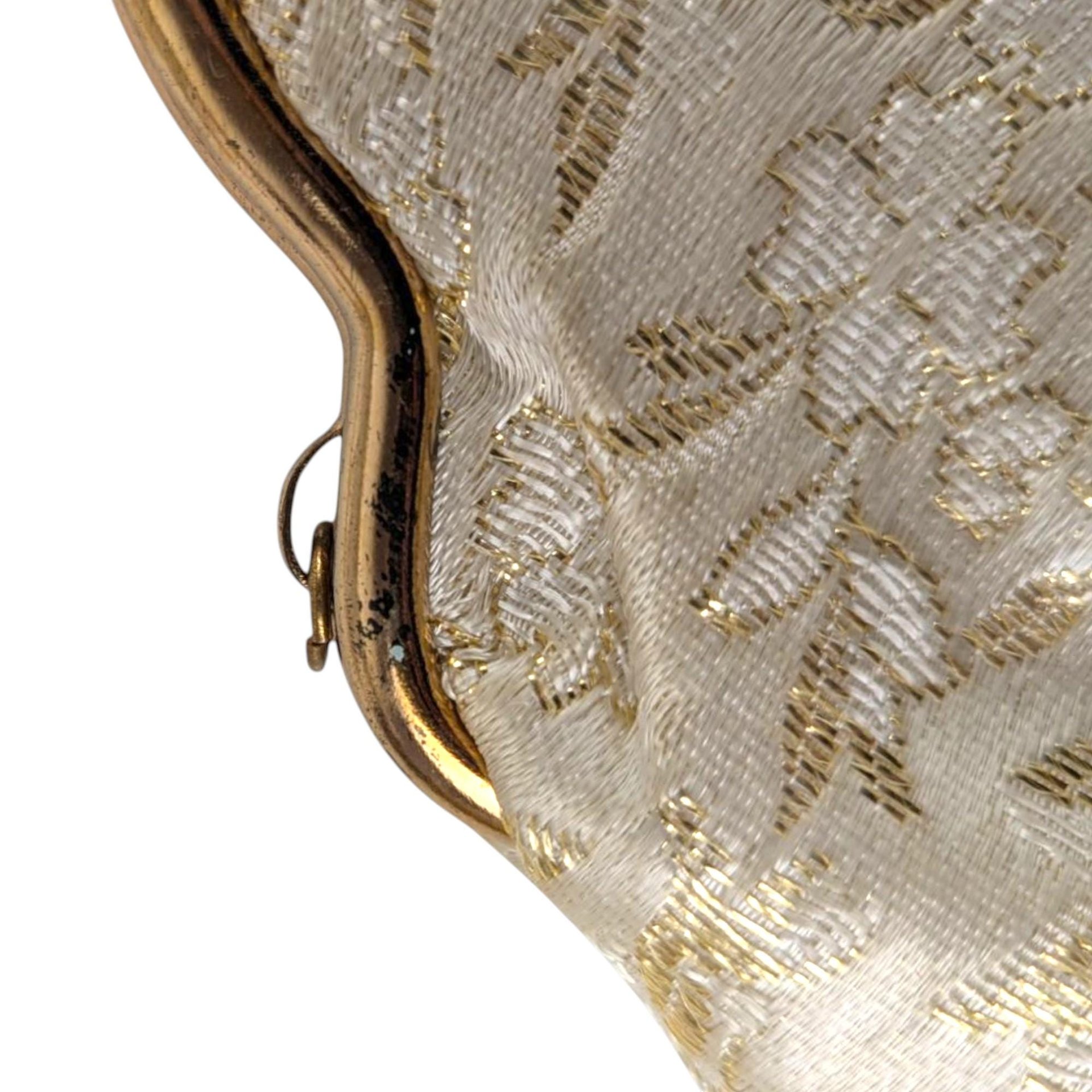 Elegant Vintage Floral Handbag: Cream and Gold Fabric Clutch
