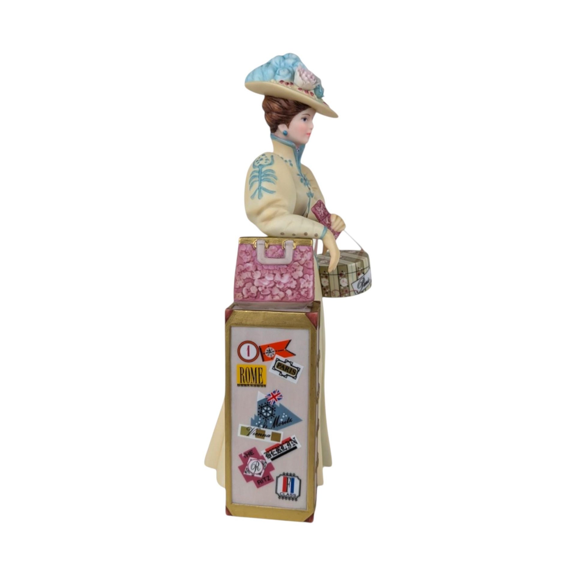 Vintage Avon Mrs. Albee Award Figurine: 2002 Presidents Club Collectible