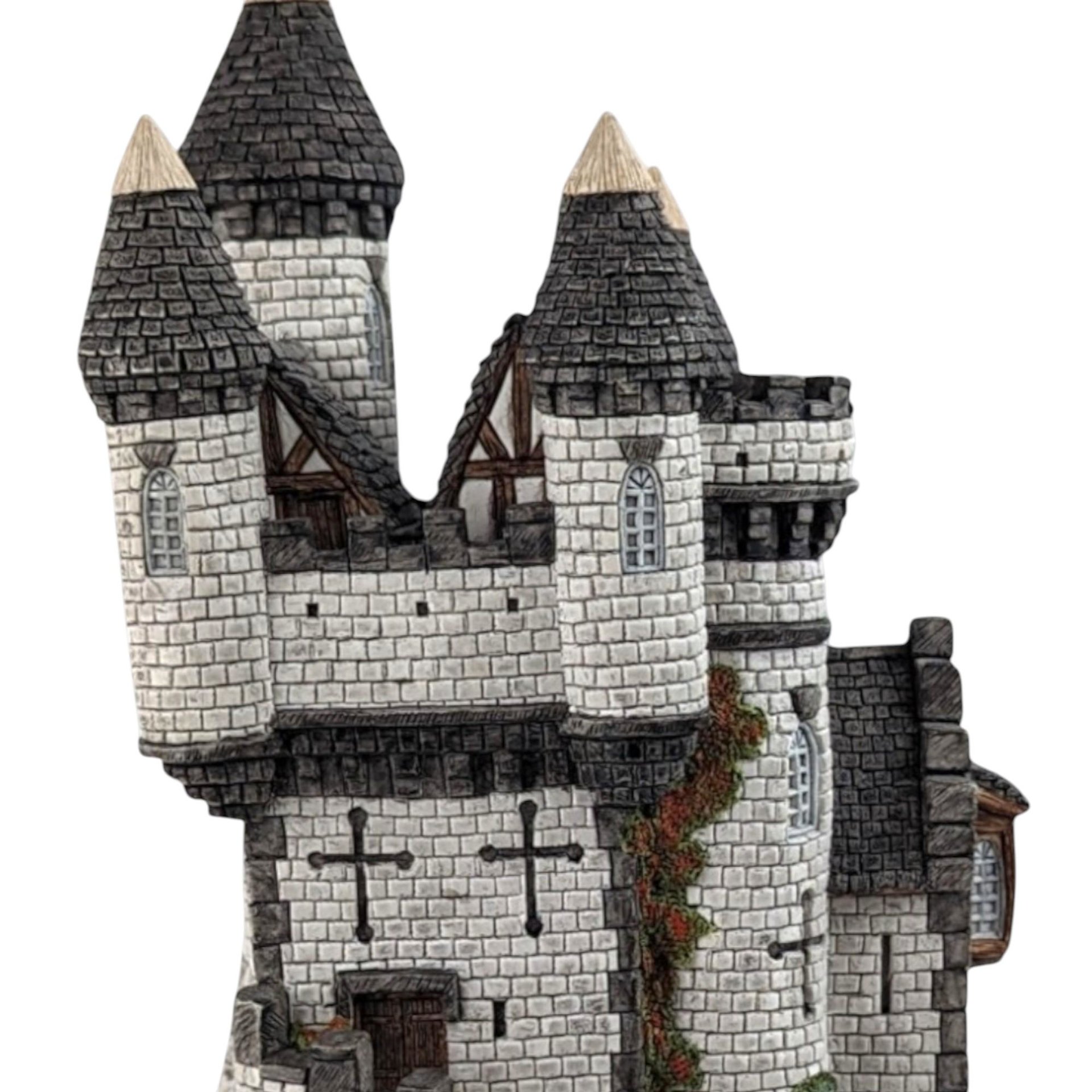 David Winter Macbeth's Castle: Vintage 1988 Scottish Collection Figurine