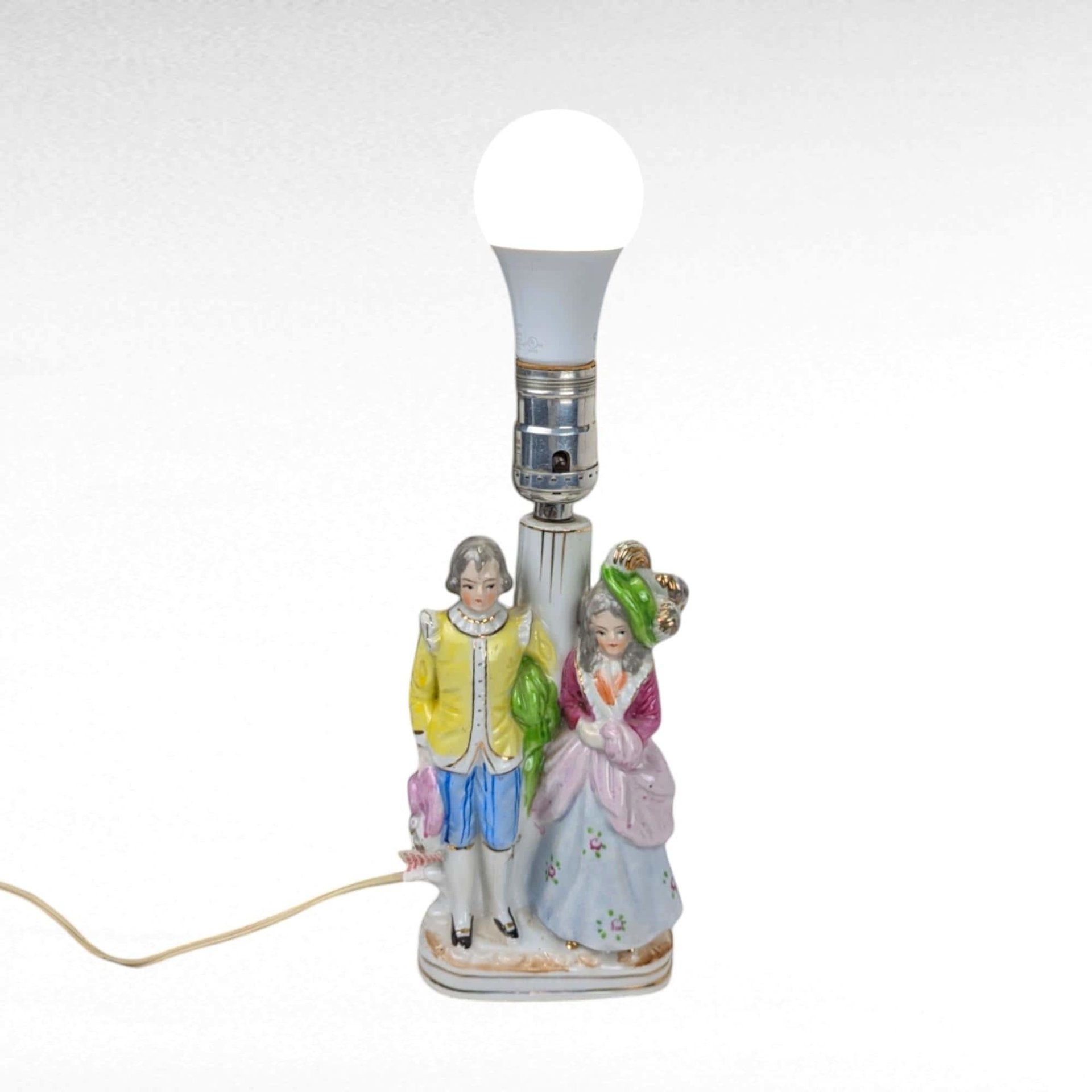 Vintage Ceramic Couple Lamp: Romantic Mid-Century Table Lamp