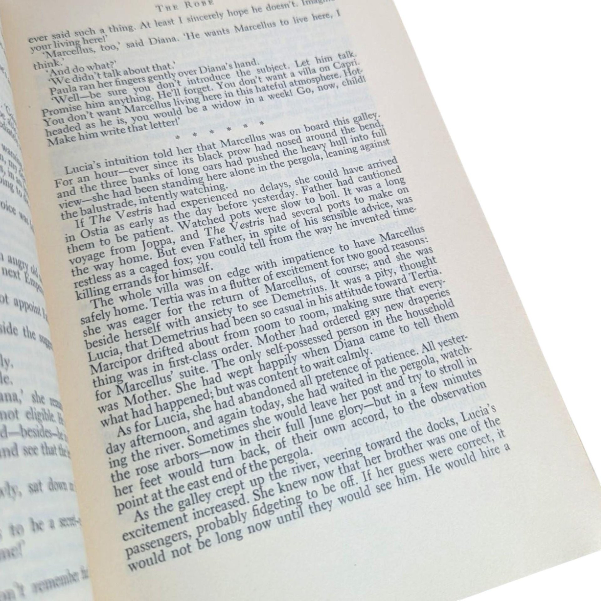 Vintage The Robe: Lloyd C. Douglas Hardcover Historical Fiction Book