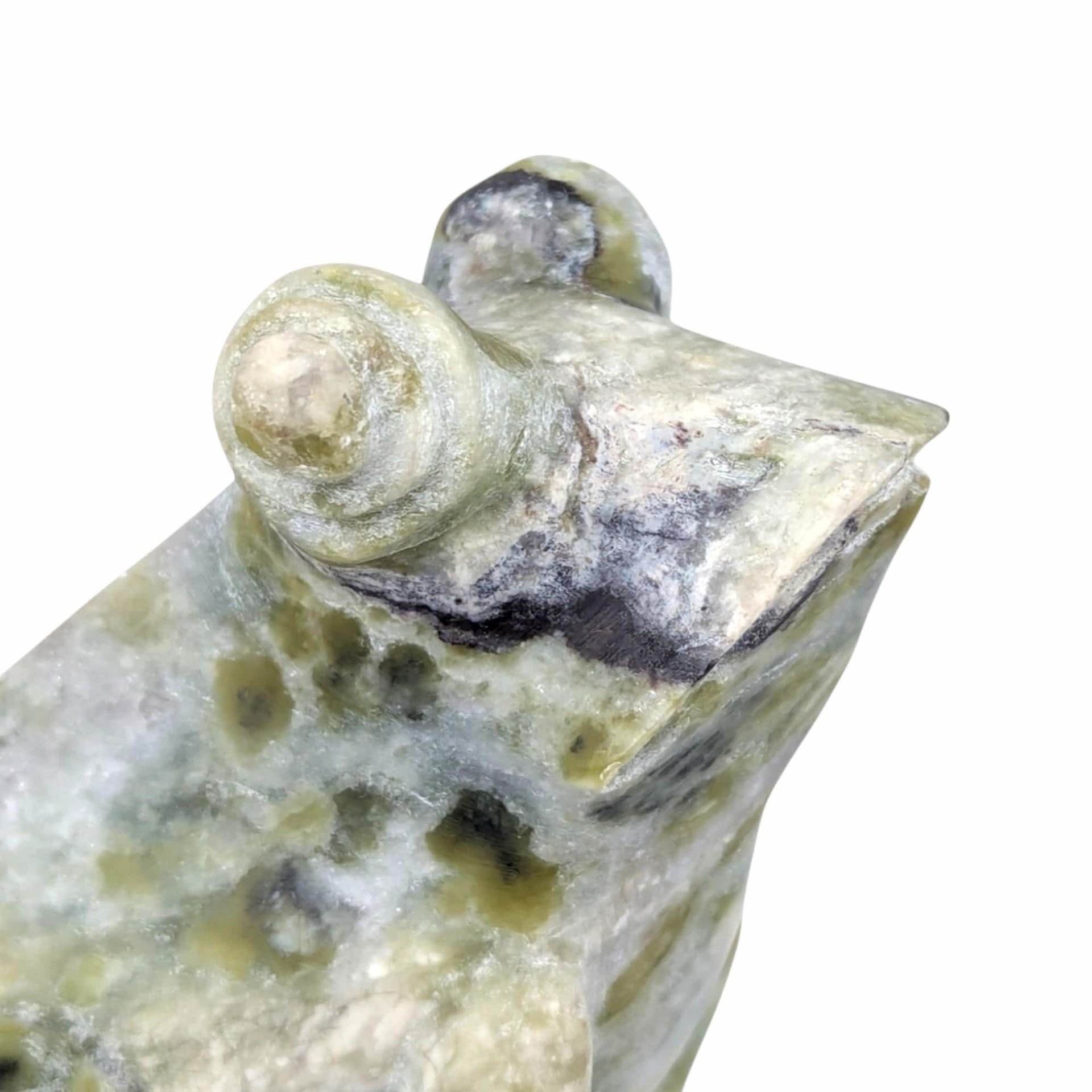 Vintage Hand-Carved Jade Frog Figurine: Chinese Feng Shui Decor