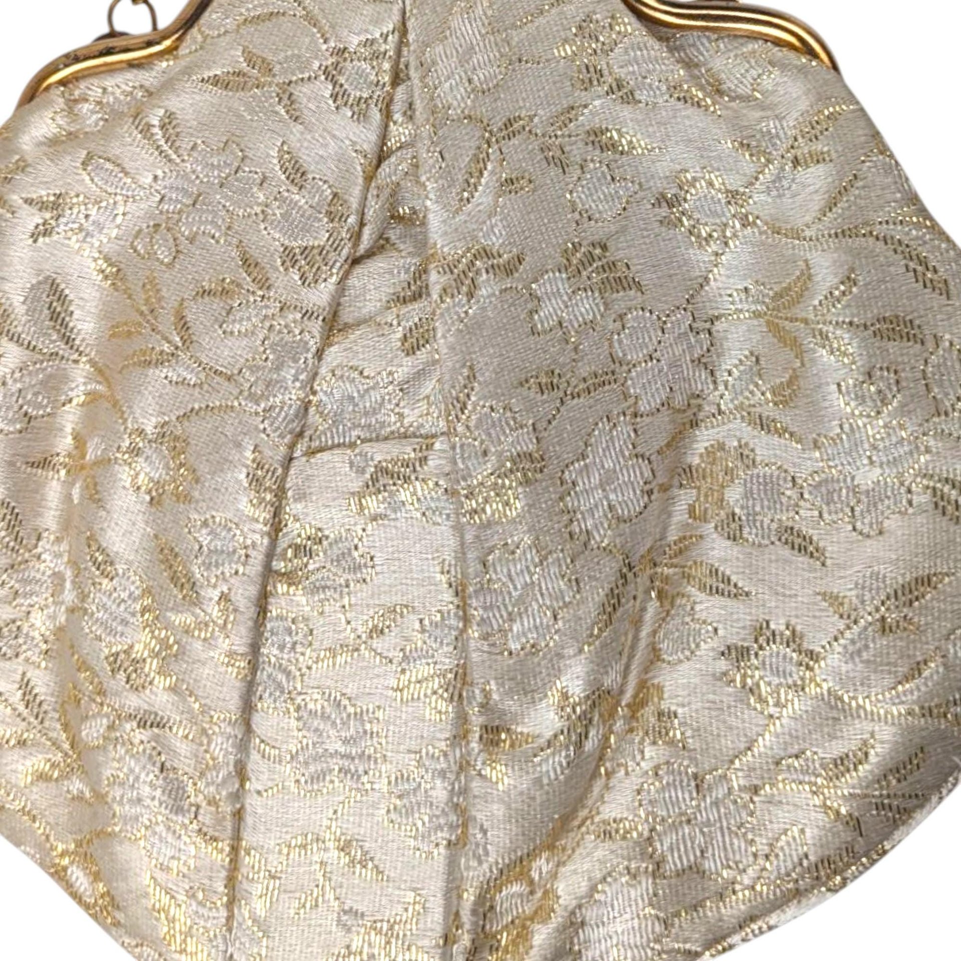 Elegant Vintage Floral Handbag: Cream and Gold Fabric Clutch