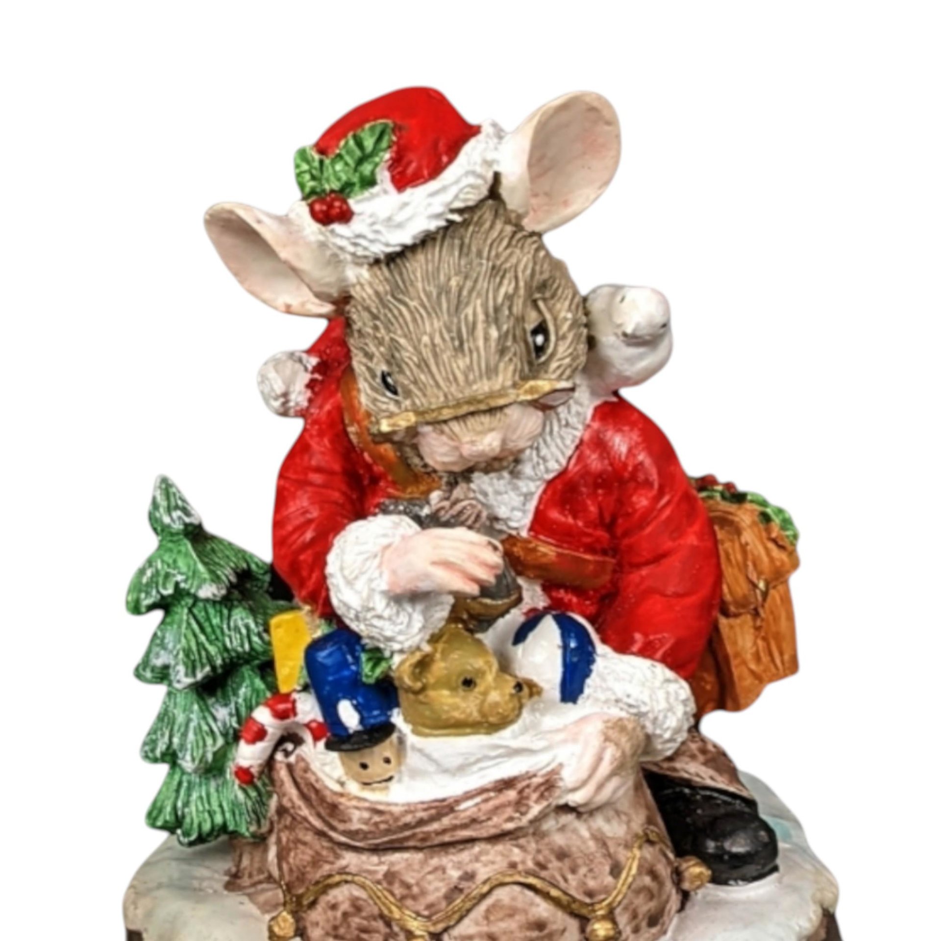 Vintage Resin Christmas Mouse Music Box: Musical Holiday Figurine Decor