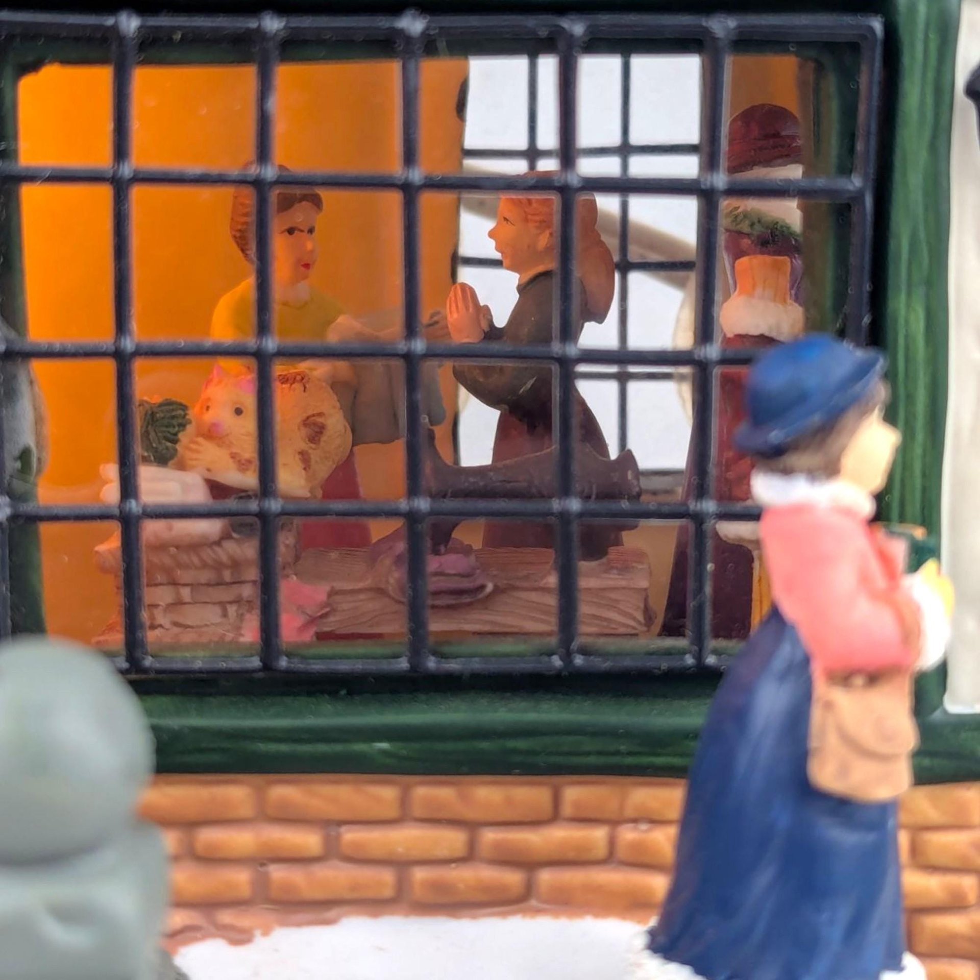 Vintage 1999 'Ball & Skein Knit Shoppe' House: Santa's Workshop Lighted Christmas Village